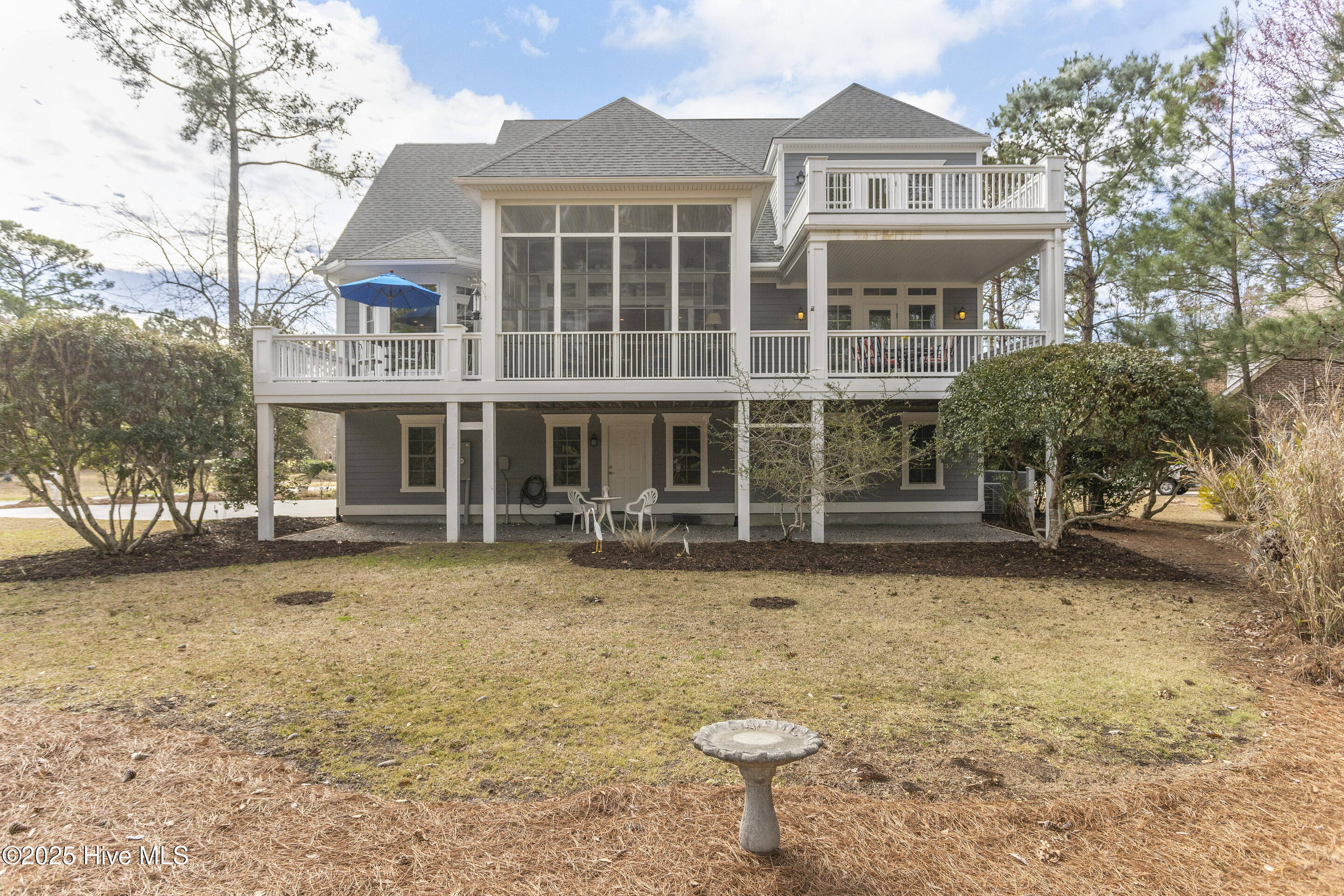 100493610 | Photo 100