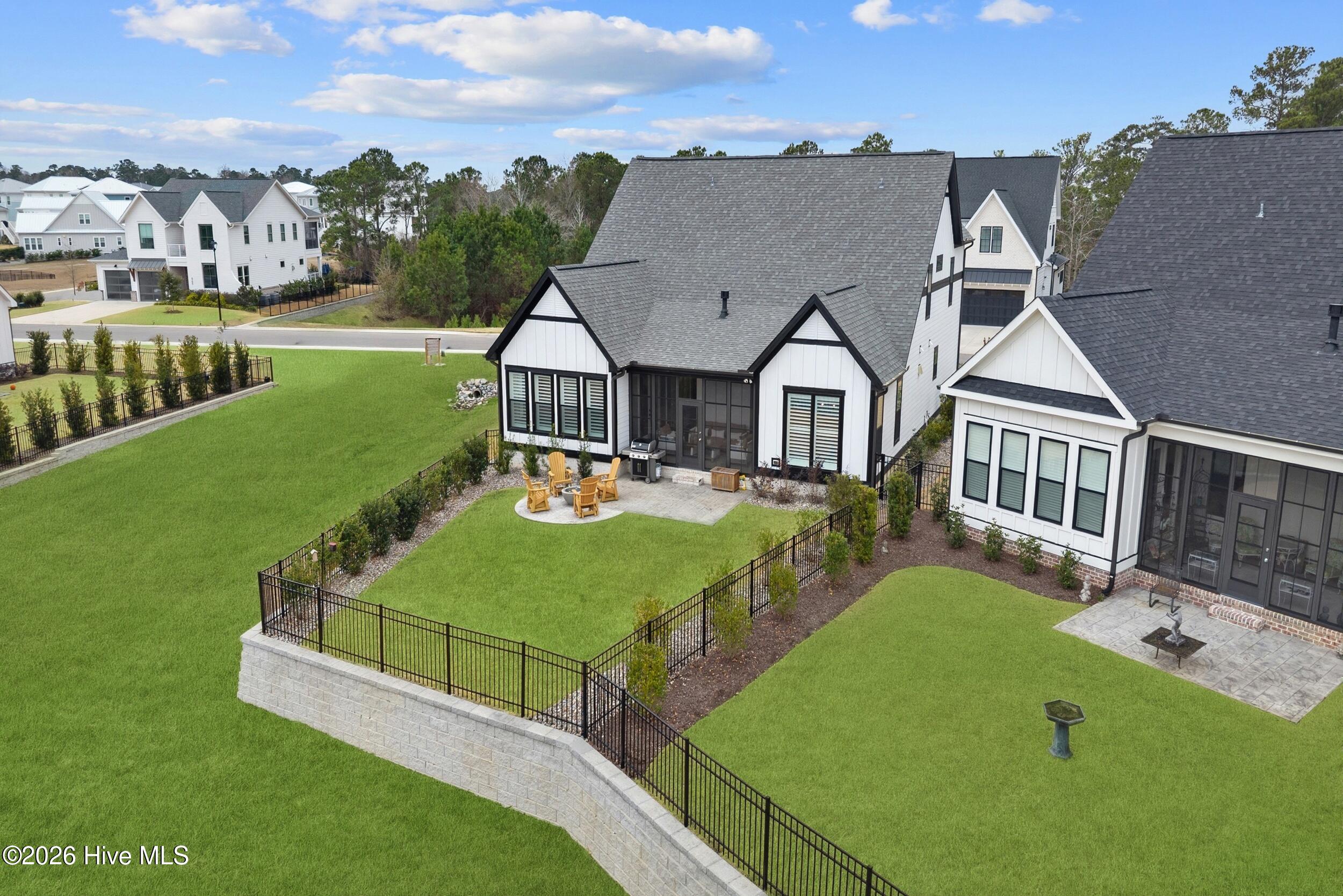 100551729 | Photo 49