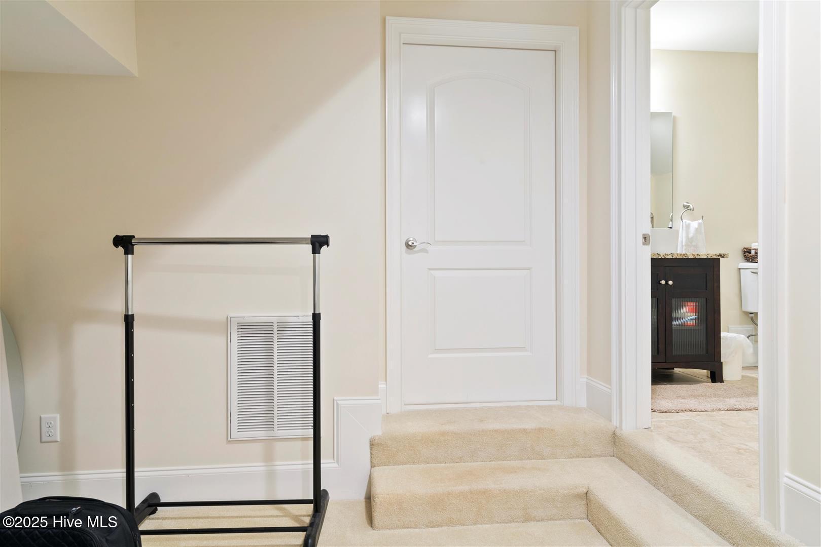 100518615 | Photo 67