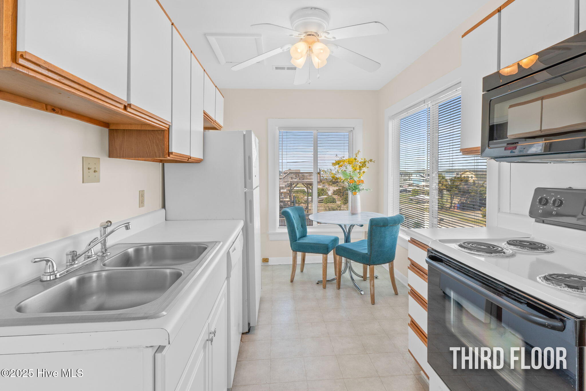 100532124 | Photo 54