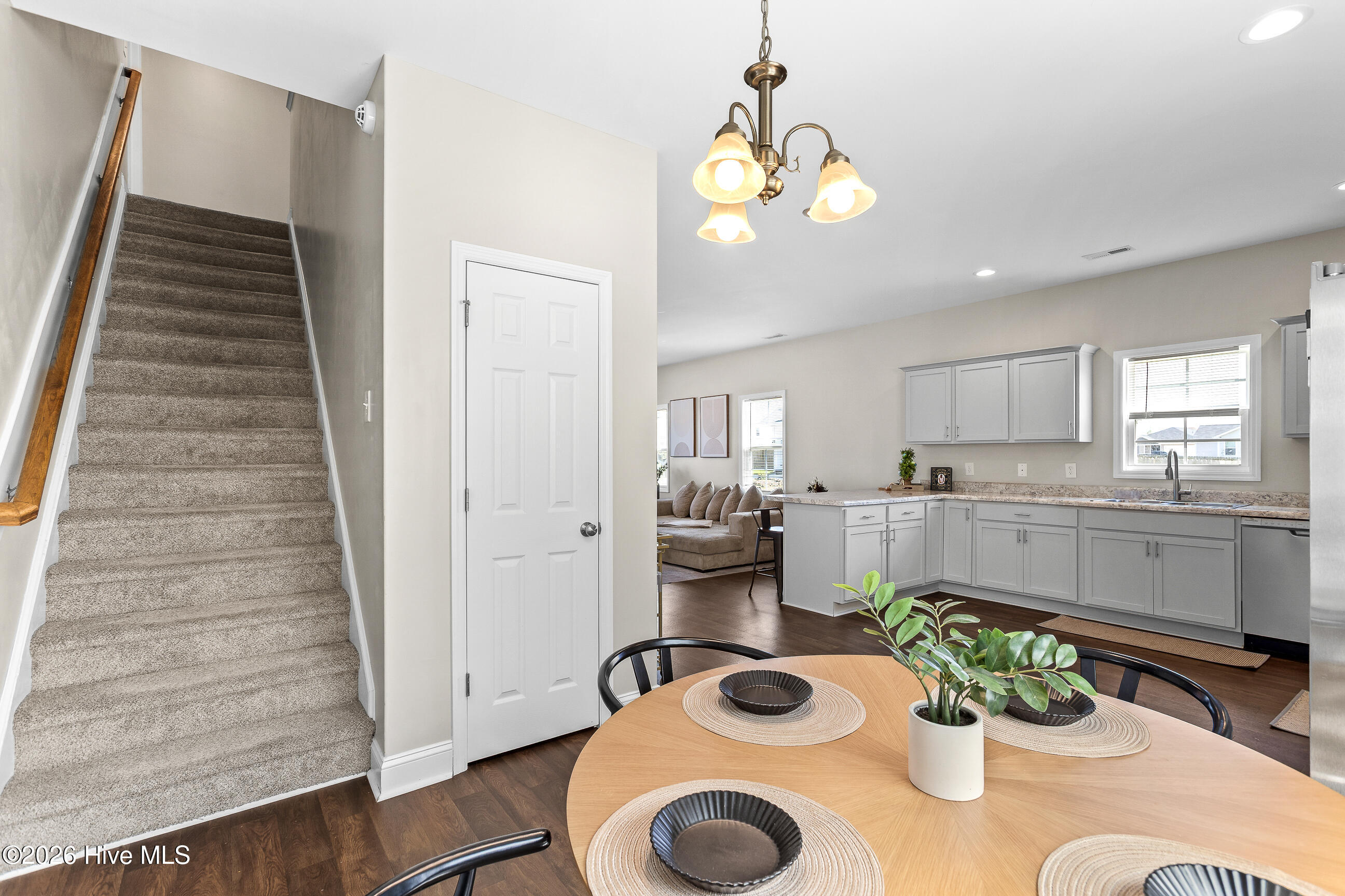 100566263 | Photo 14