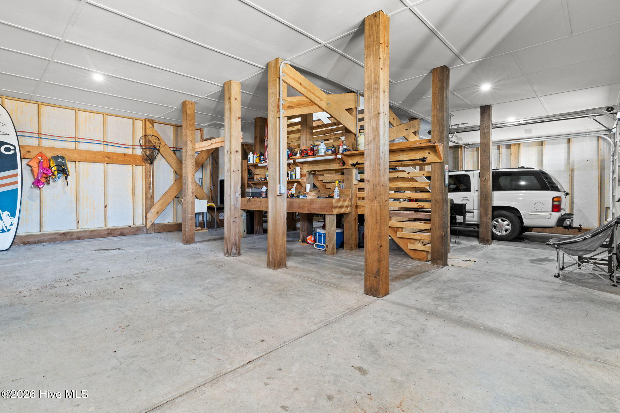 100560331 | Photo 38