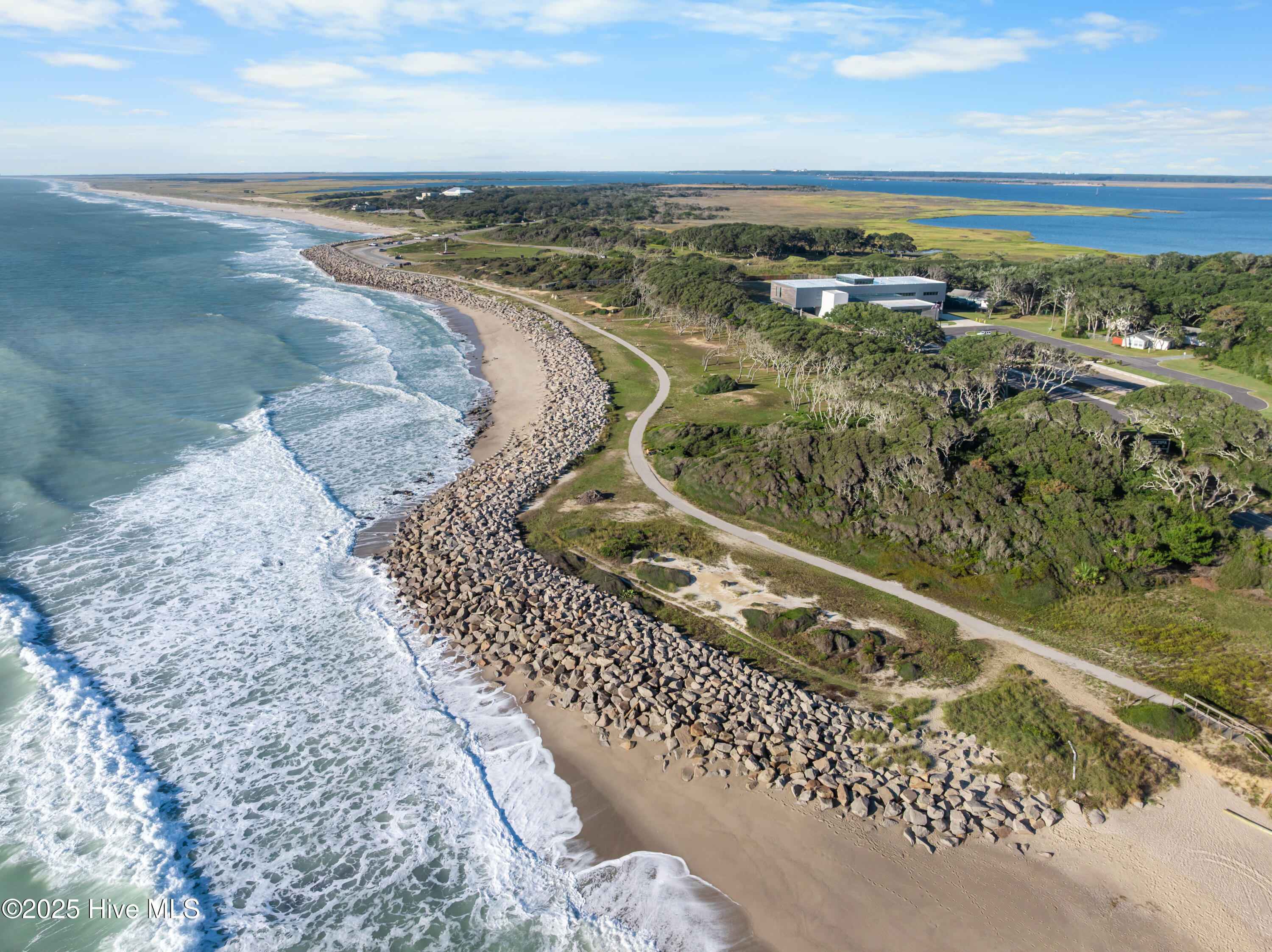 100536900 | Photo 85