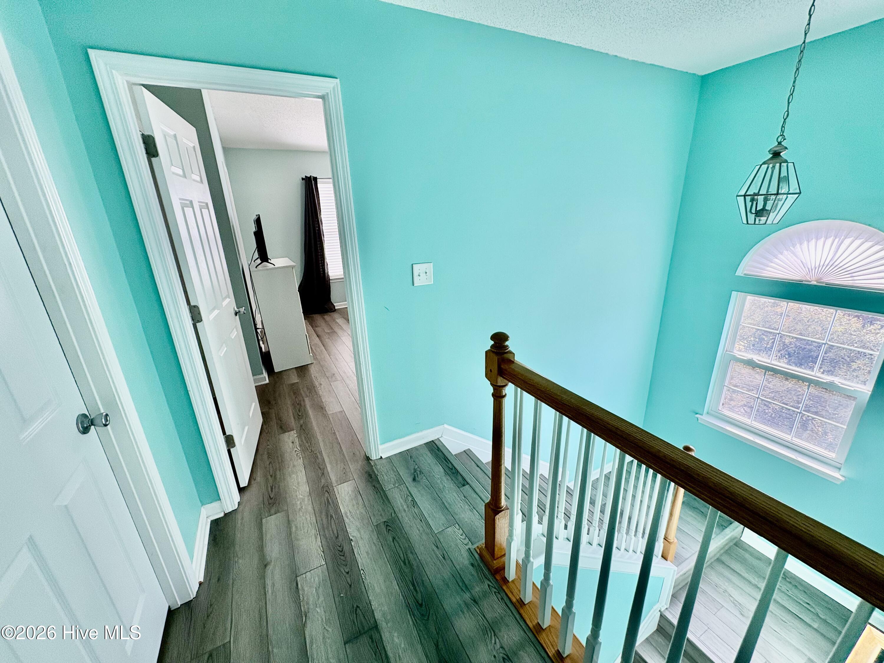 100561307 | Photo 14