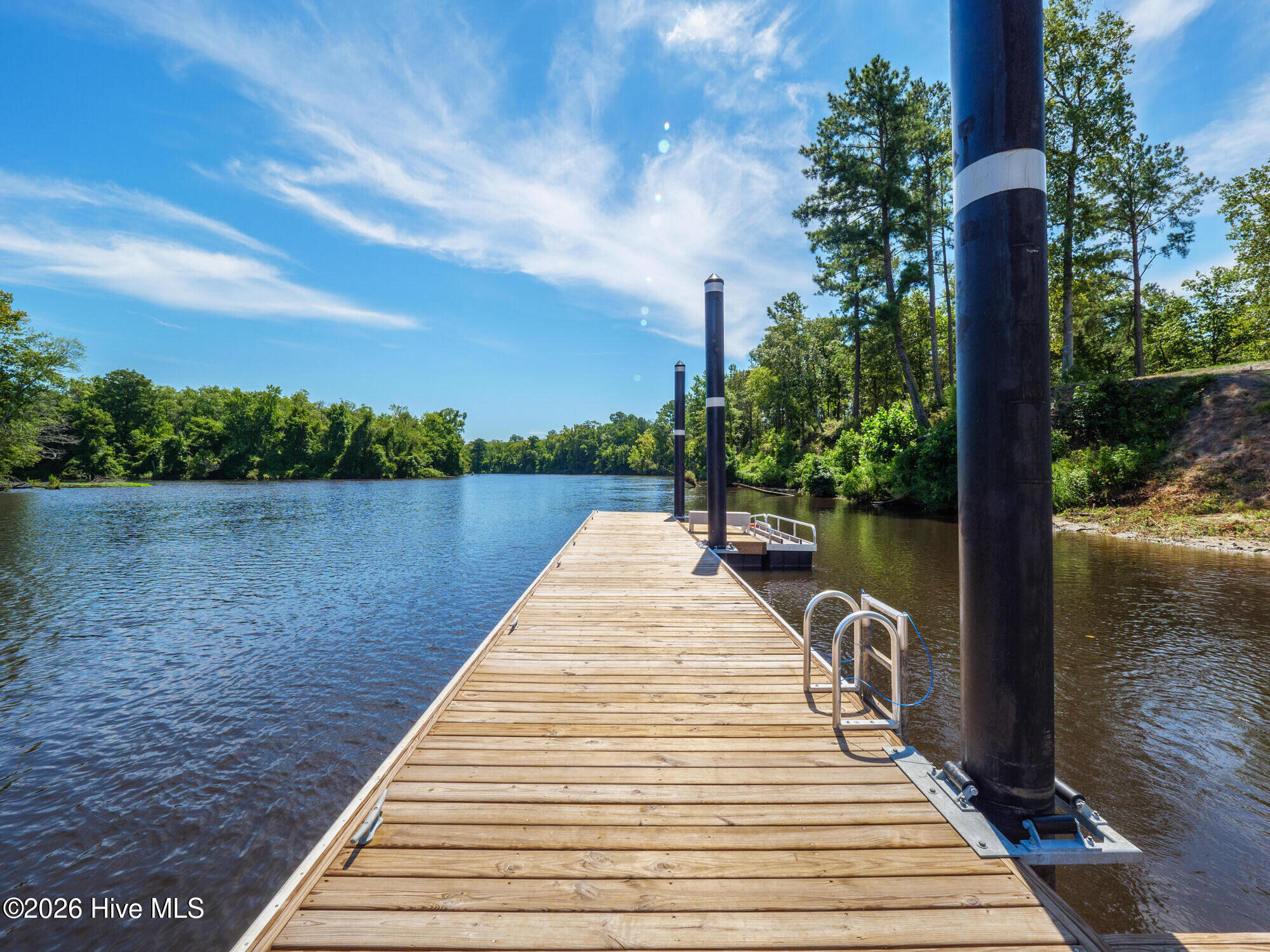 100567855 | Photo 91