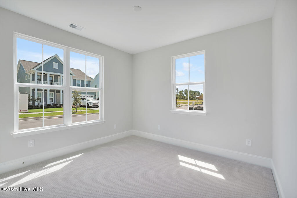 100545811 | Photo 24