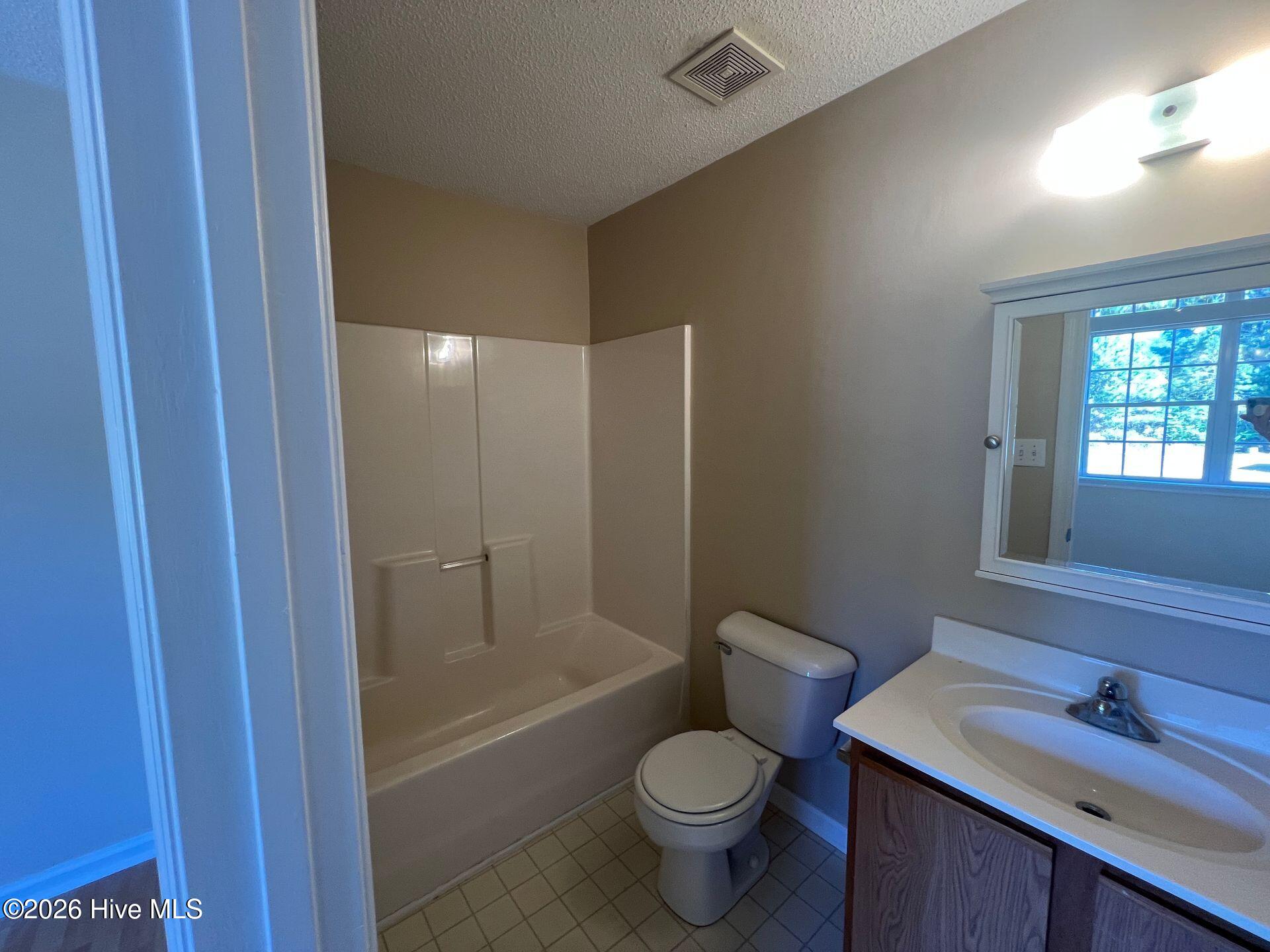 100564743 | Photo 12