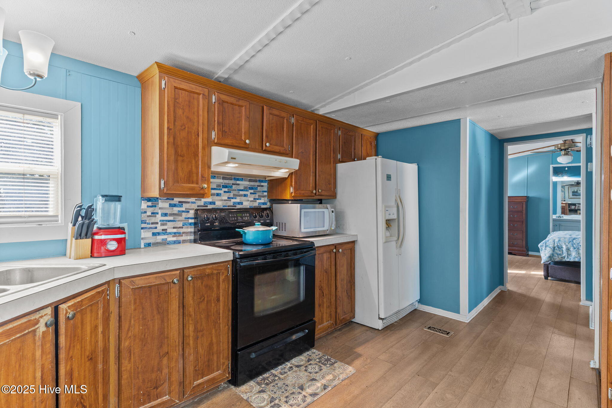 100539780 | Photo 19