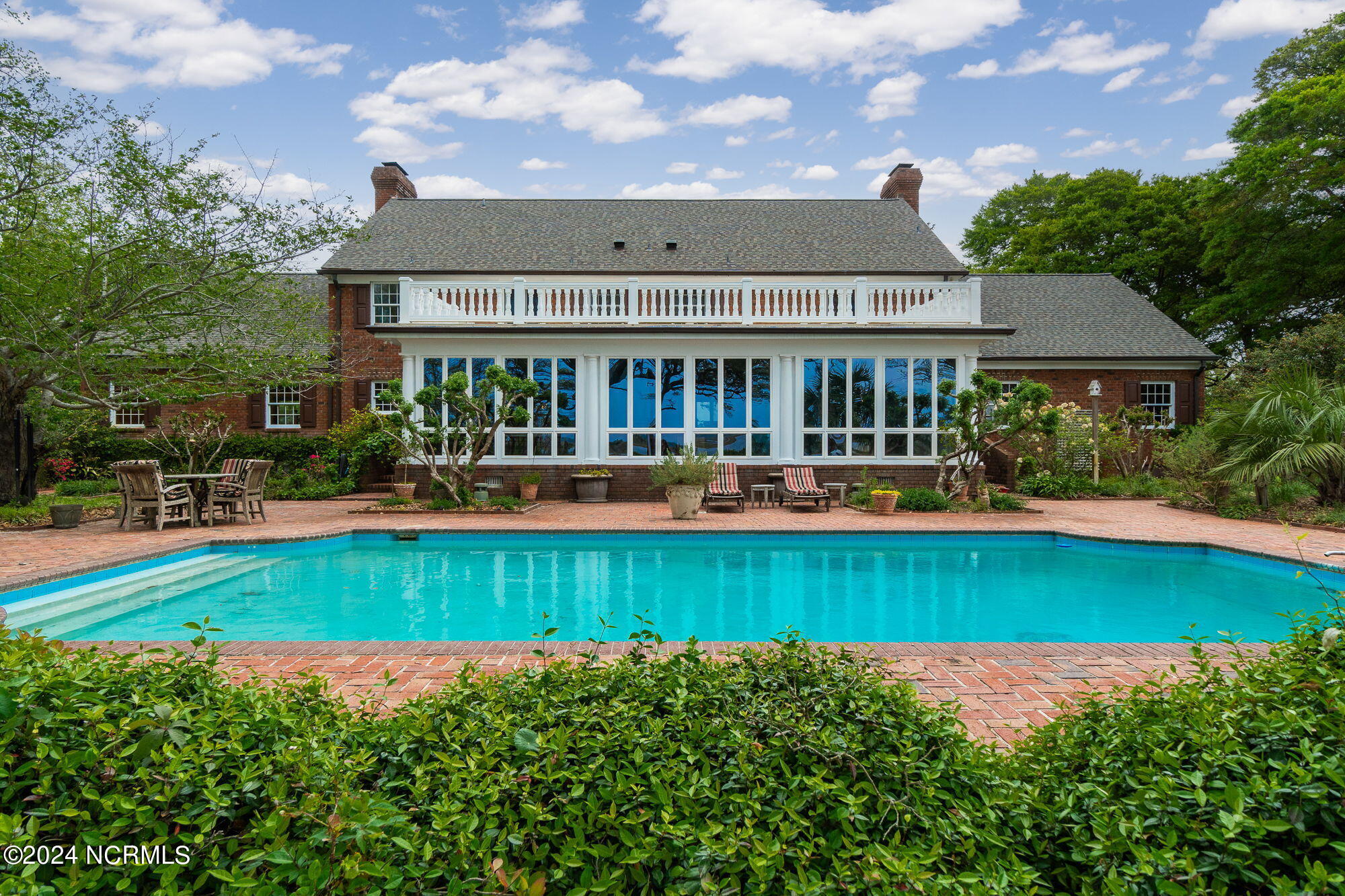 100528330 | Photo 12