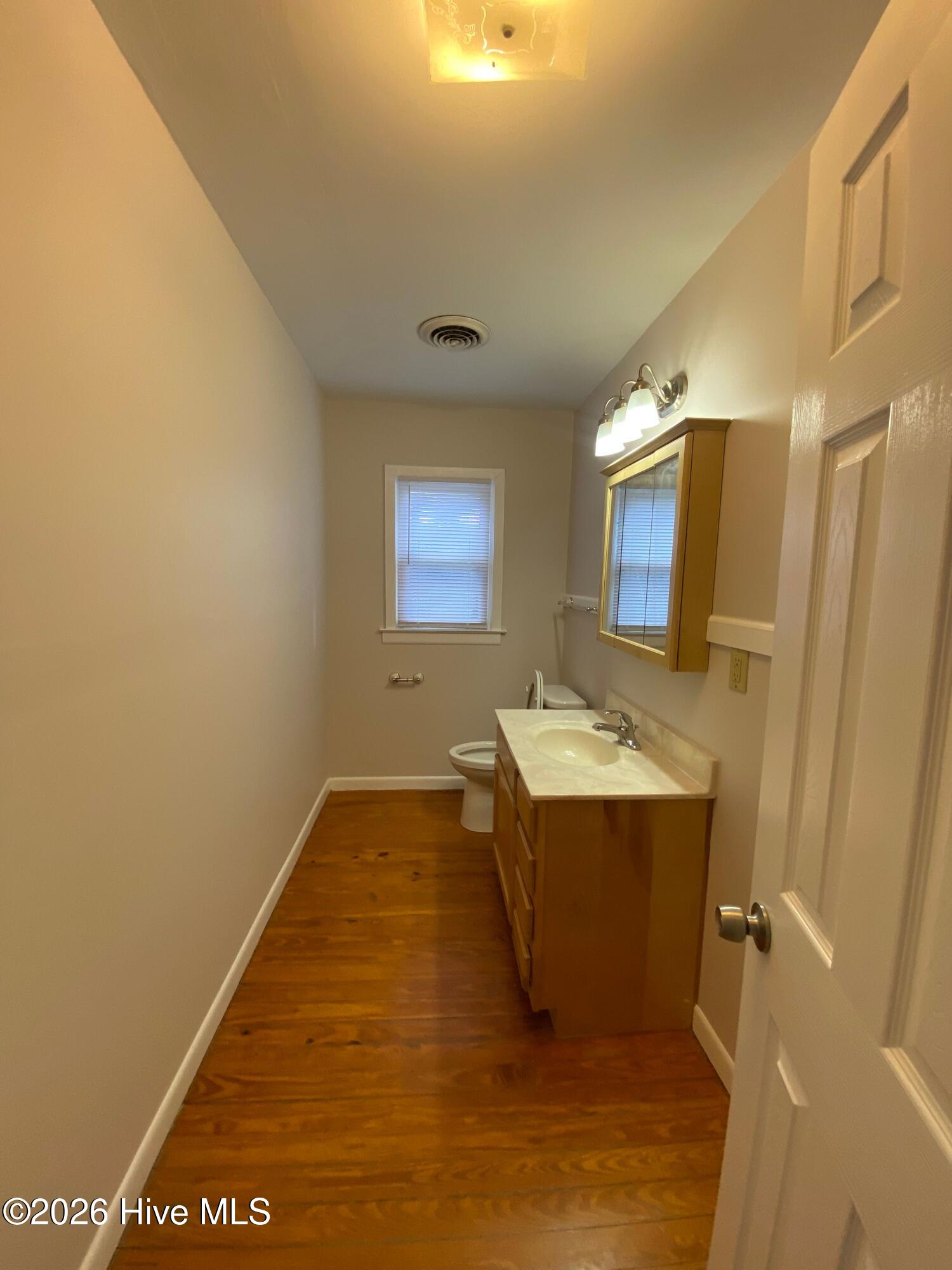 100565723 | Photo 19