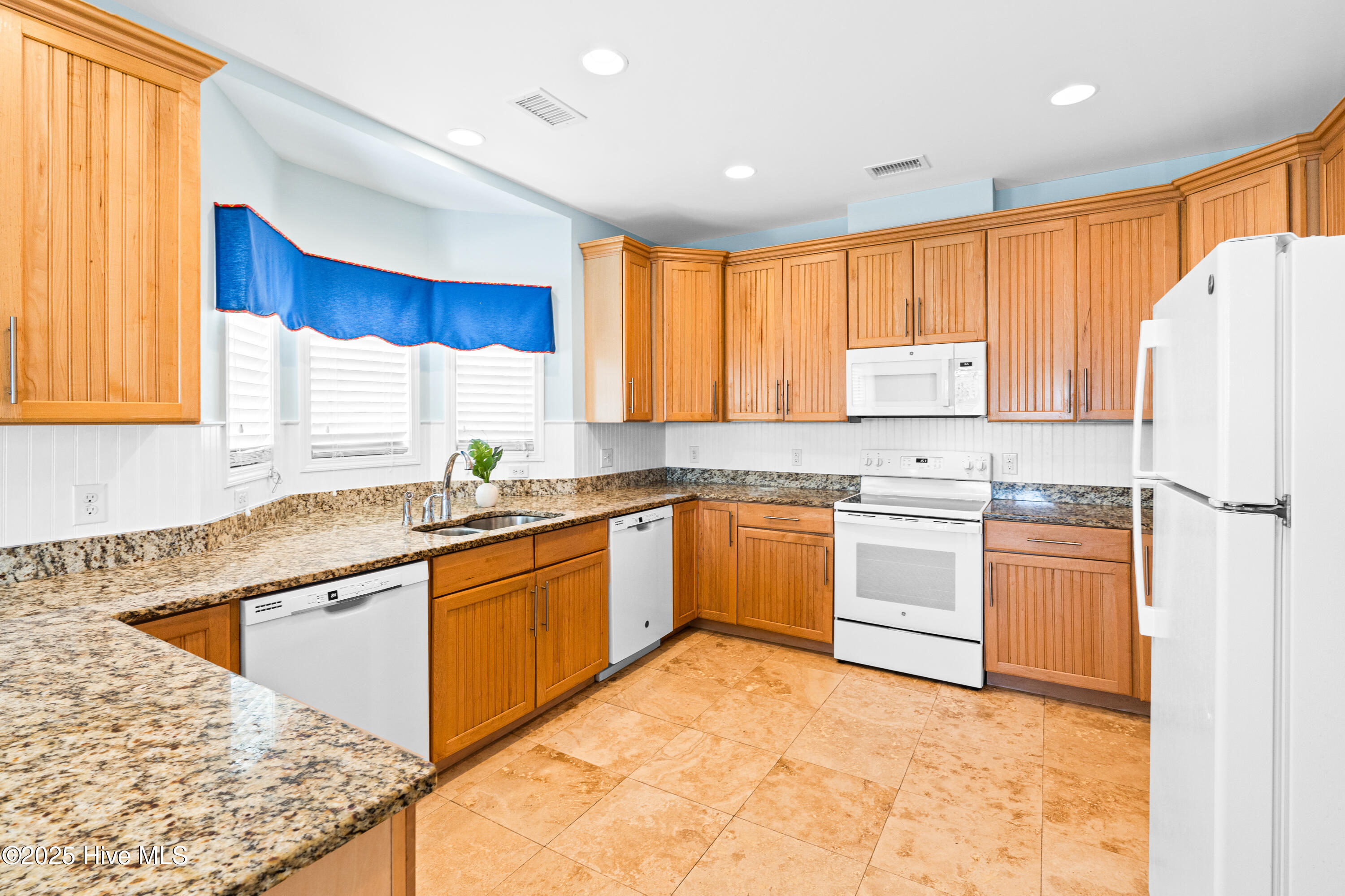 100530608 | Photo 34