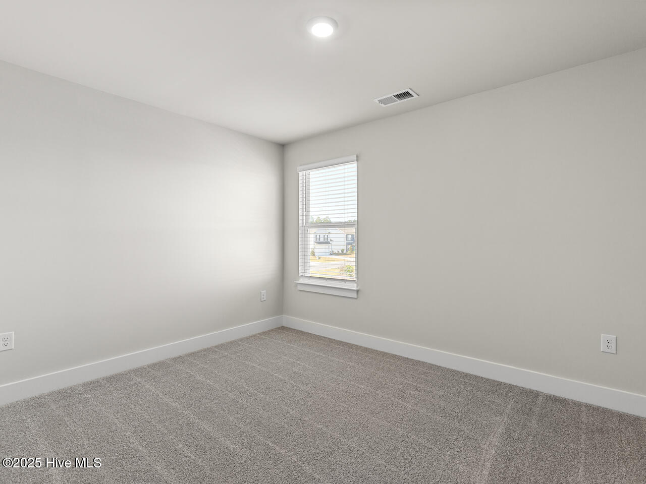 100549147 | Photo 33