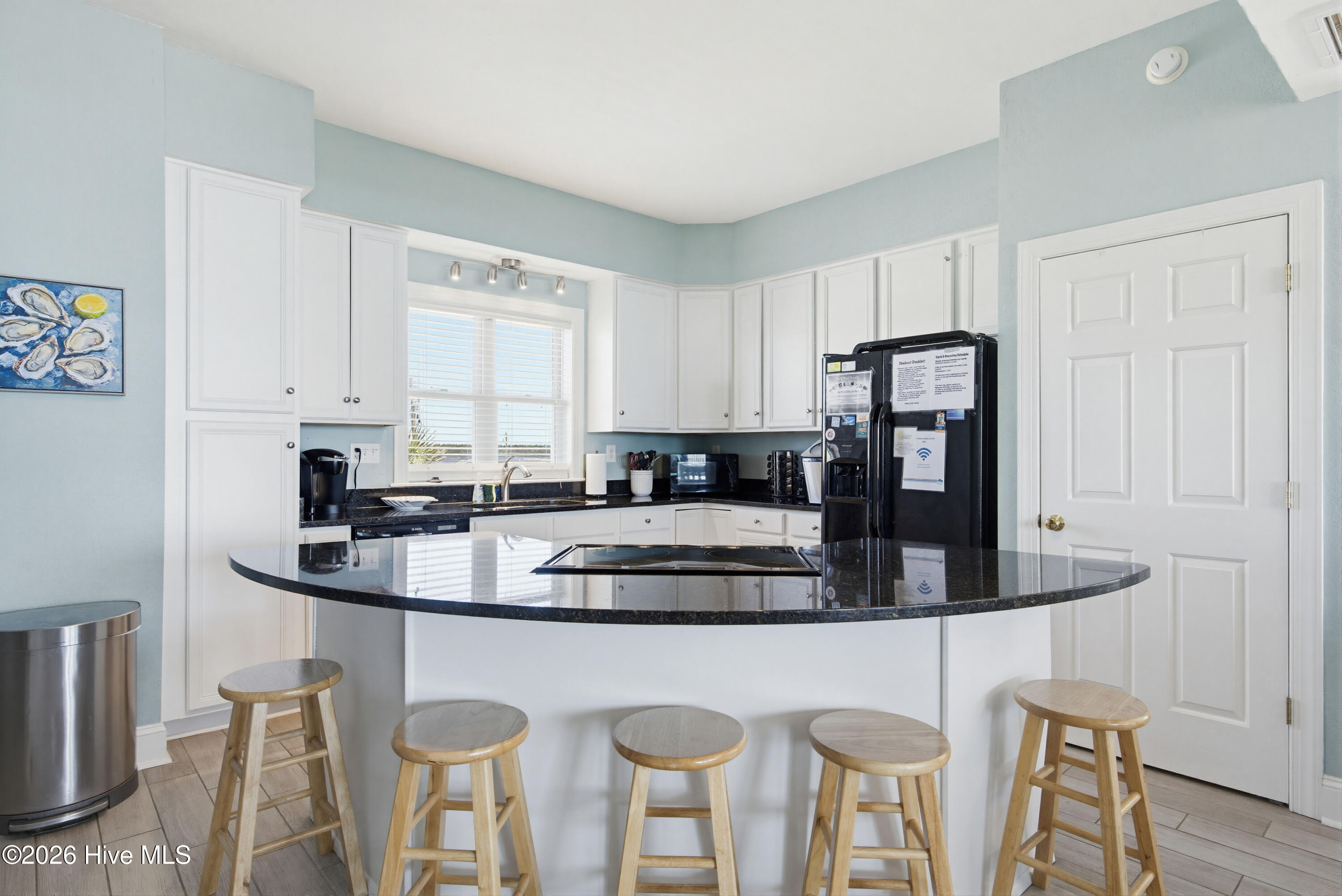 100566457 | Photo 26