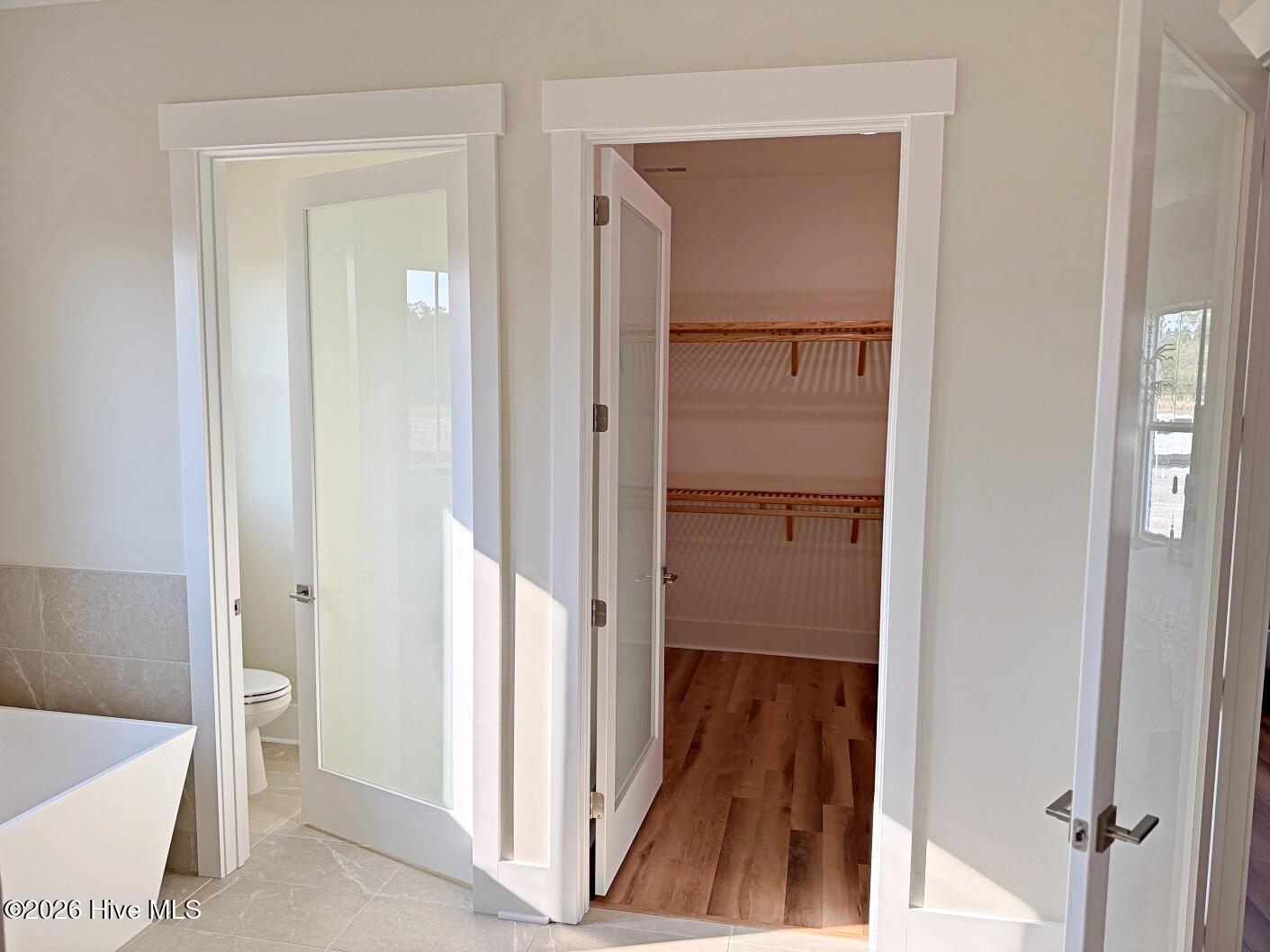 100537171 | Photo 13