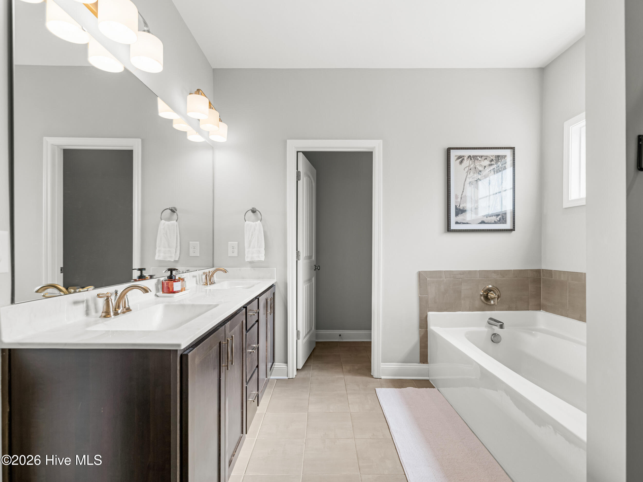 100559684 | Photo 28