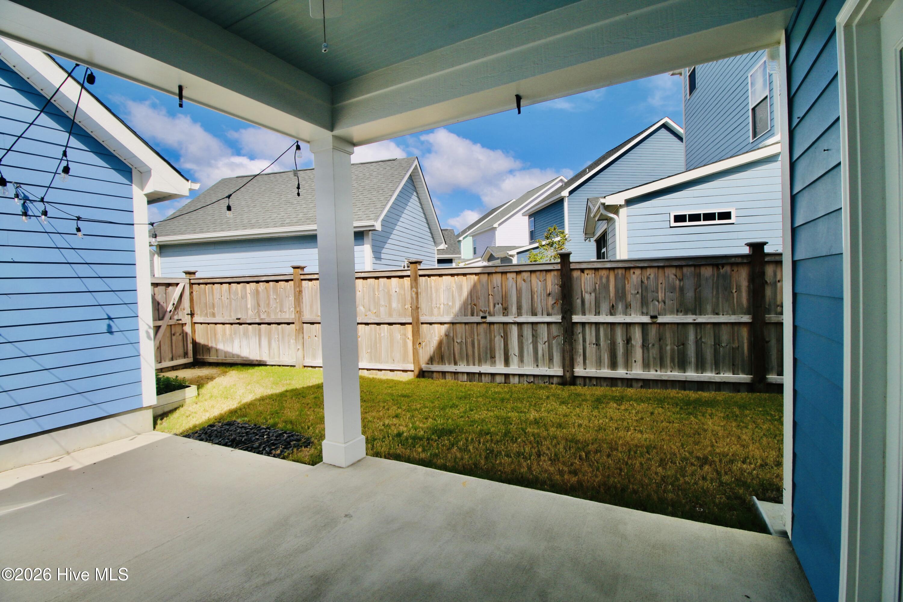 100565697 | Photo 22