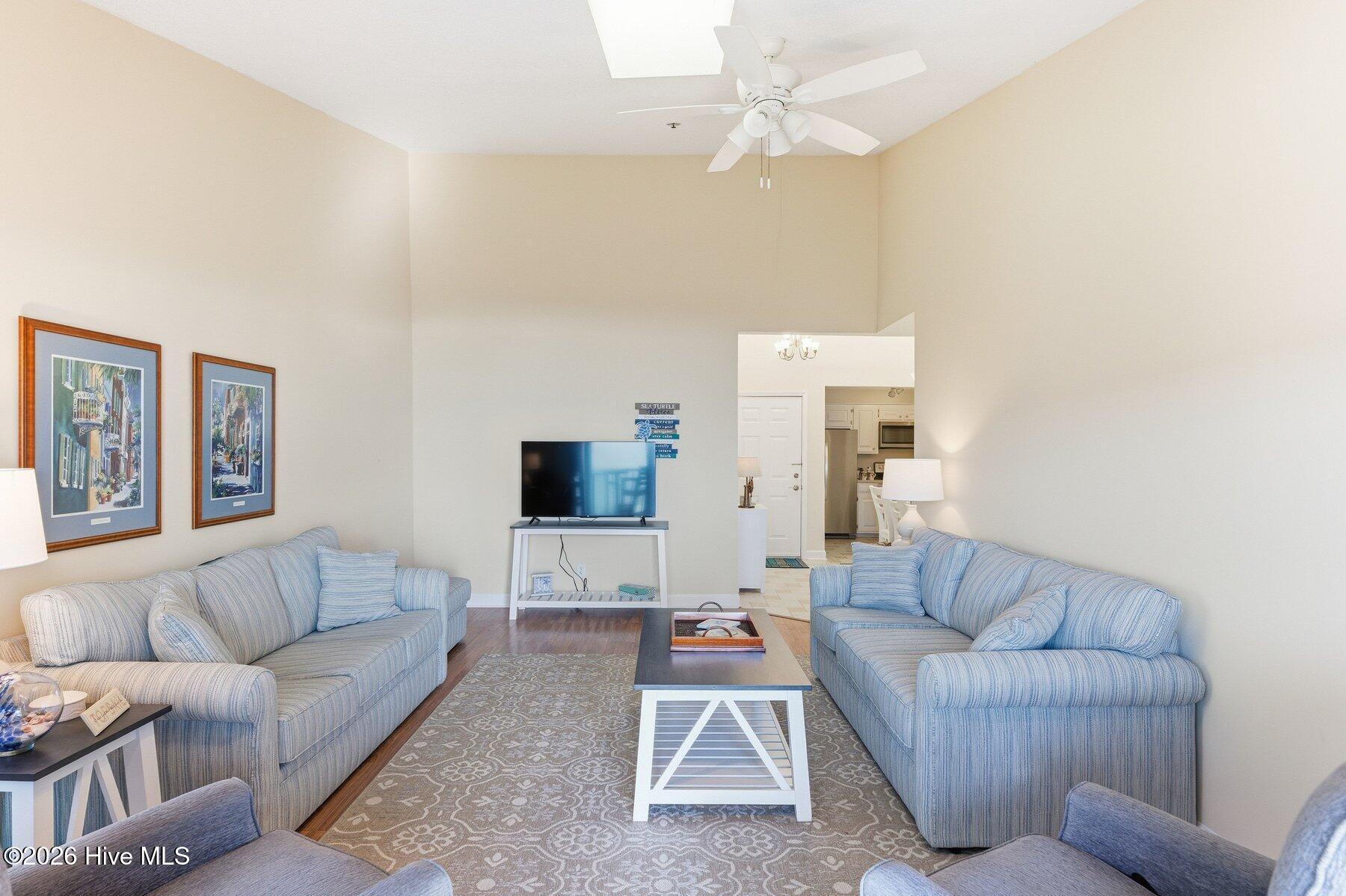 100505282 | Photo 18