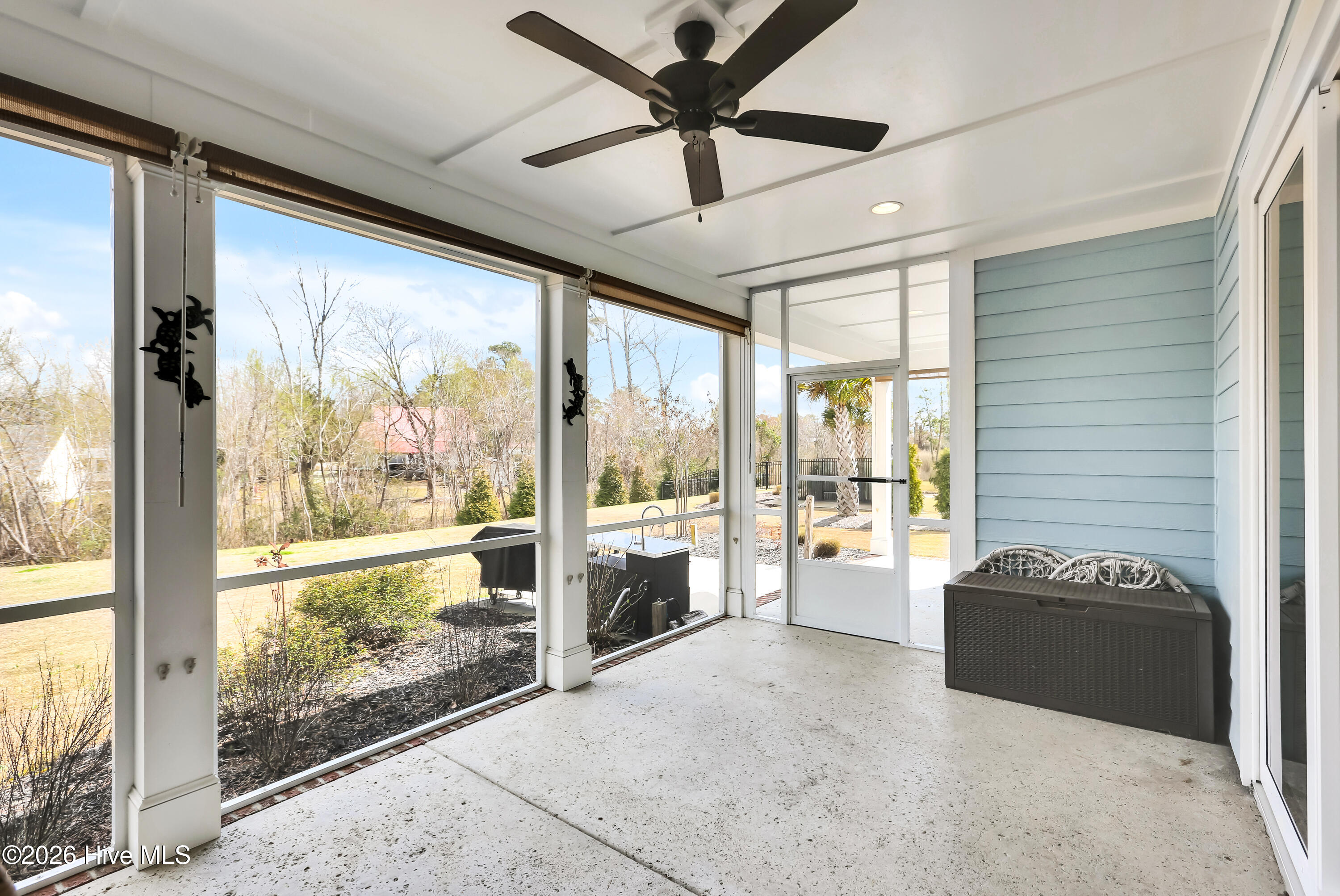 100560278 | Photo 32