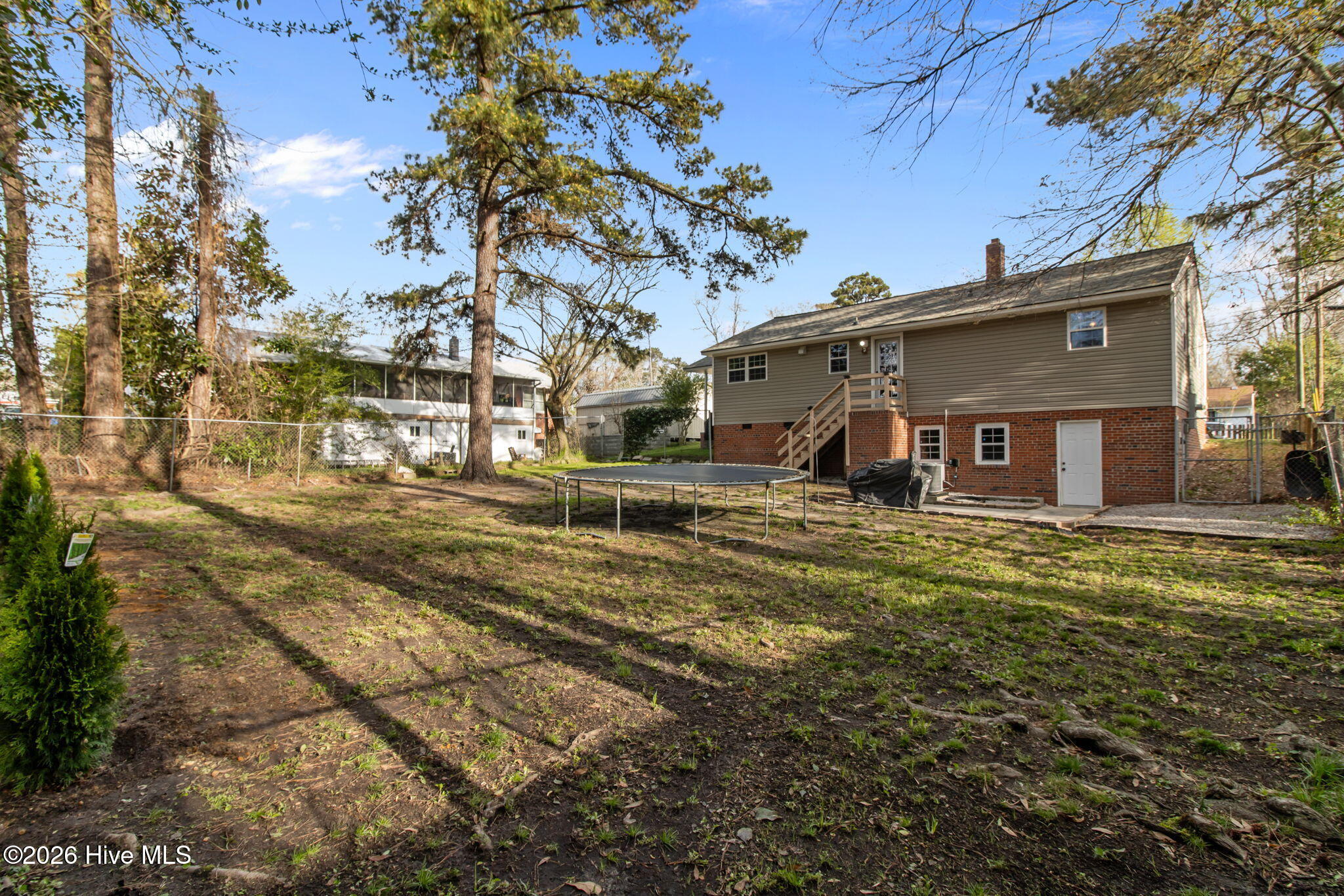 100561394 | Photo 33