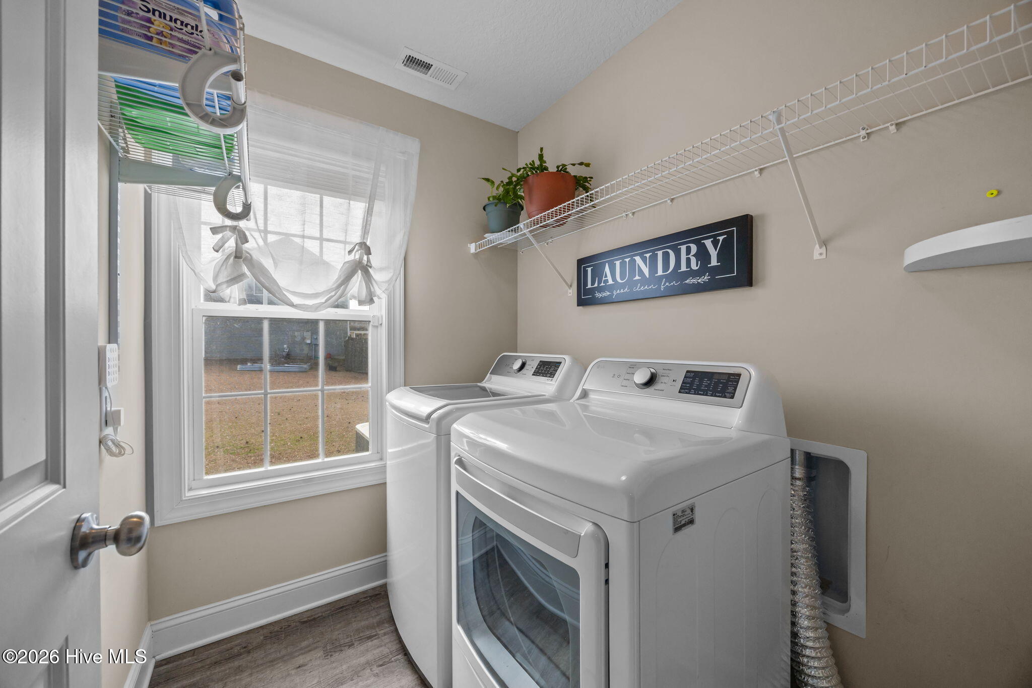 100551415 | Photo 23