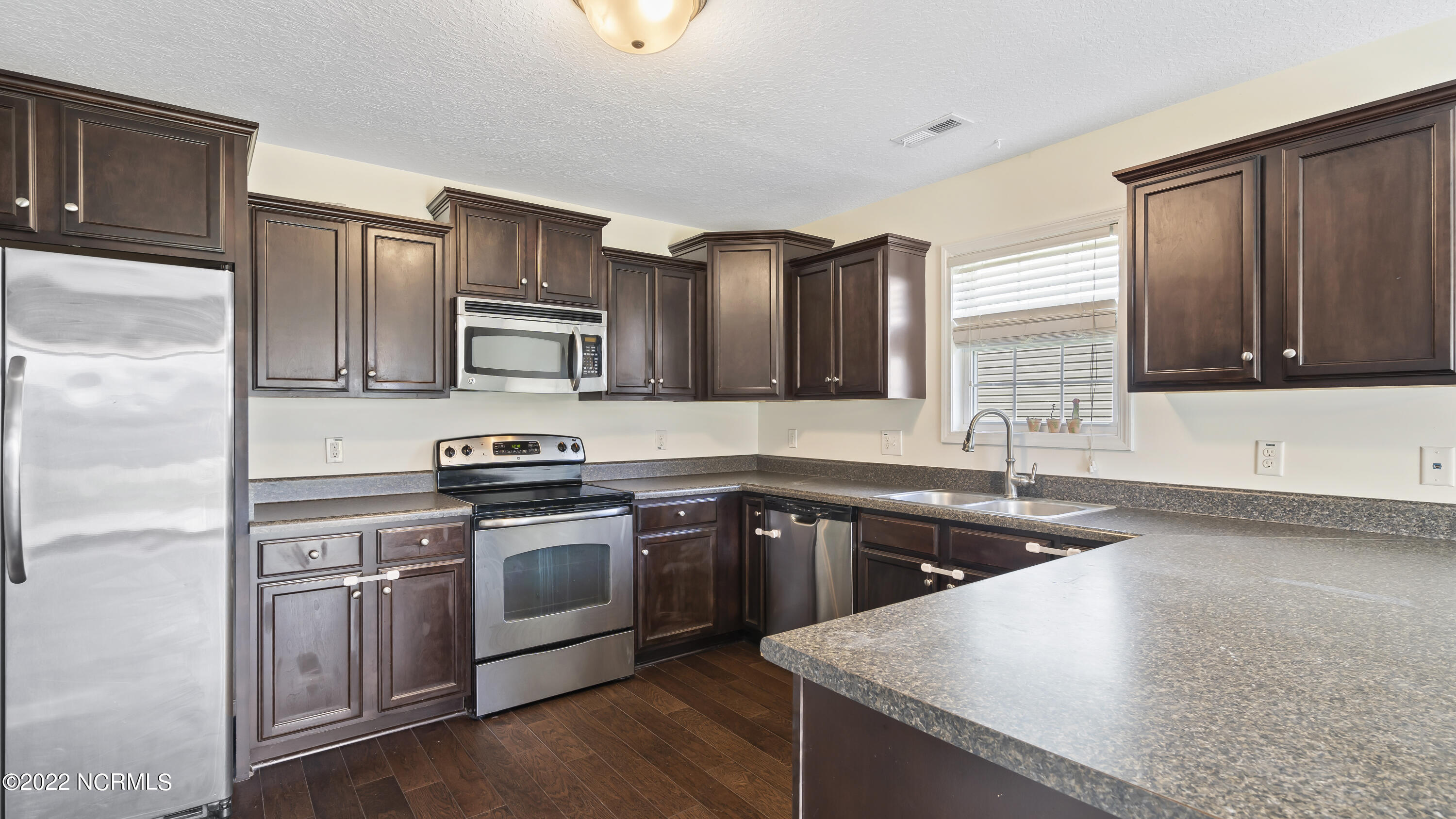 100566644 | Photo 11