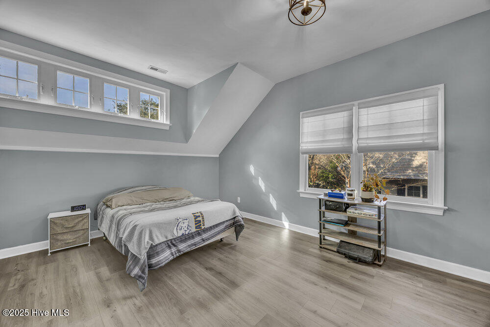 100543426 | Photo 24