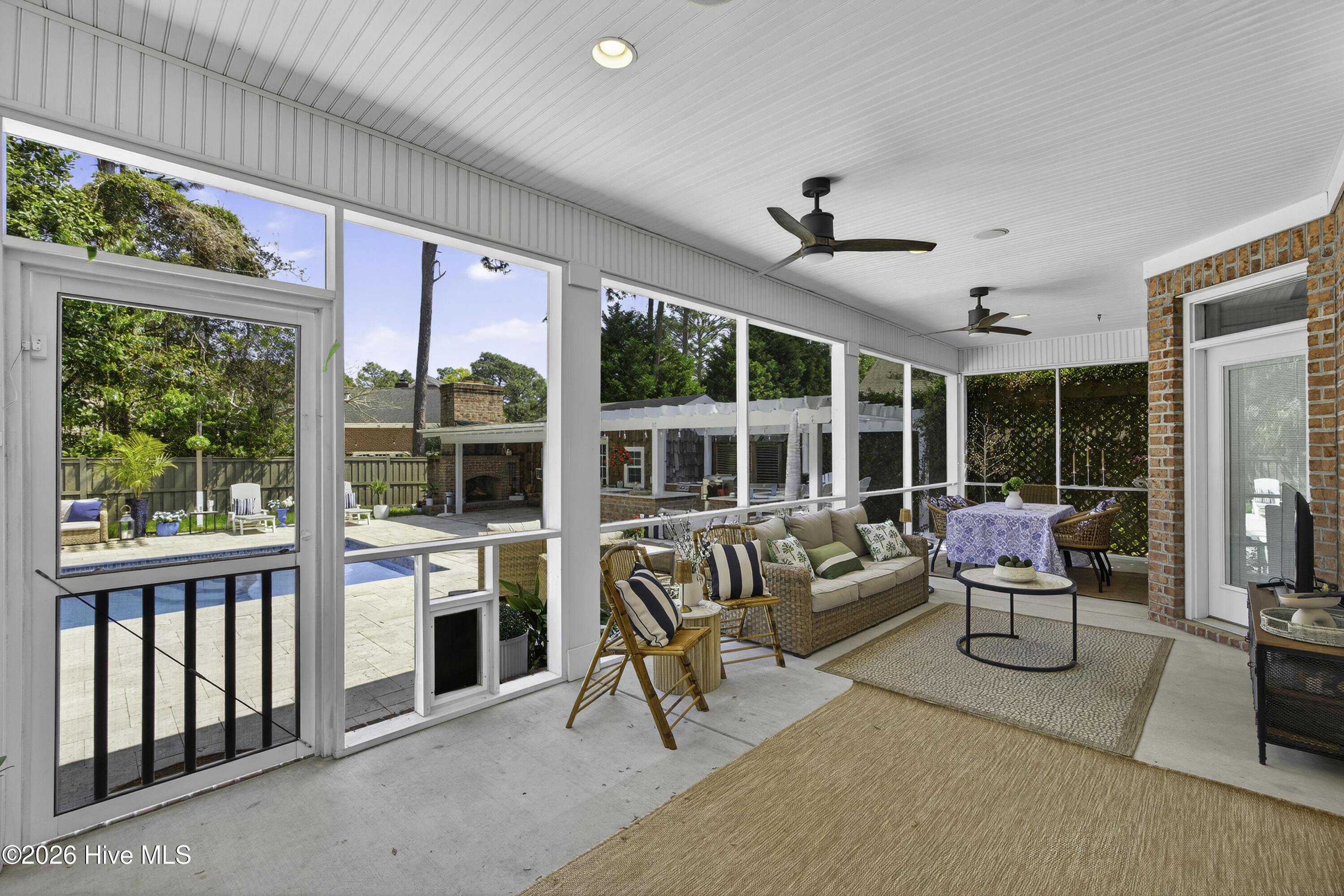 100564665 | Photo 38