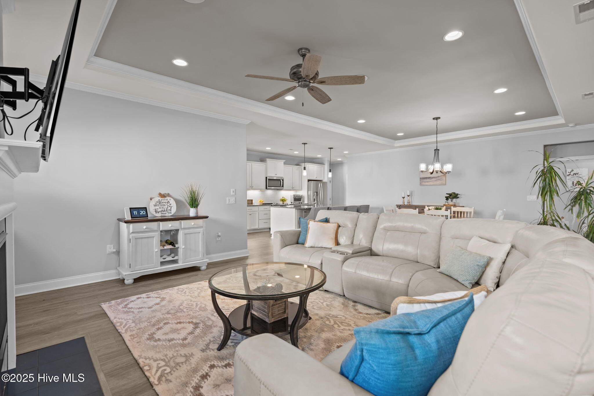 100532627 | Photo 19