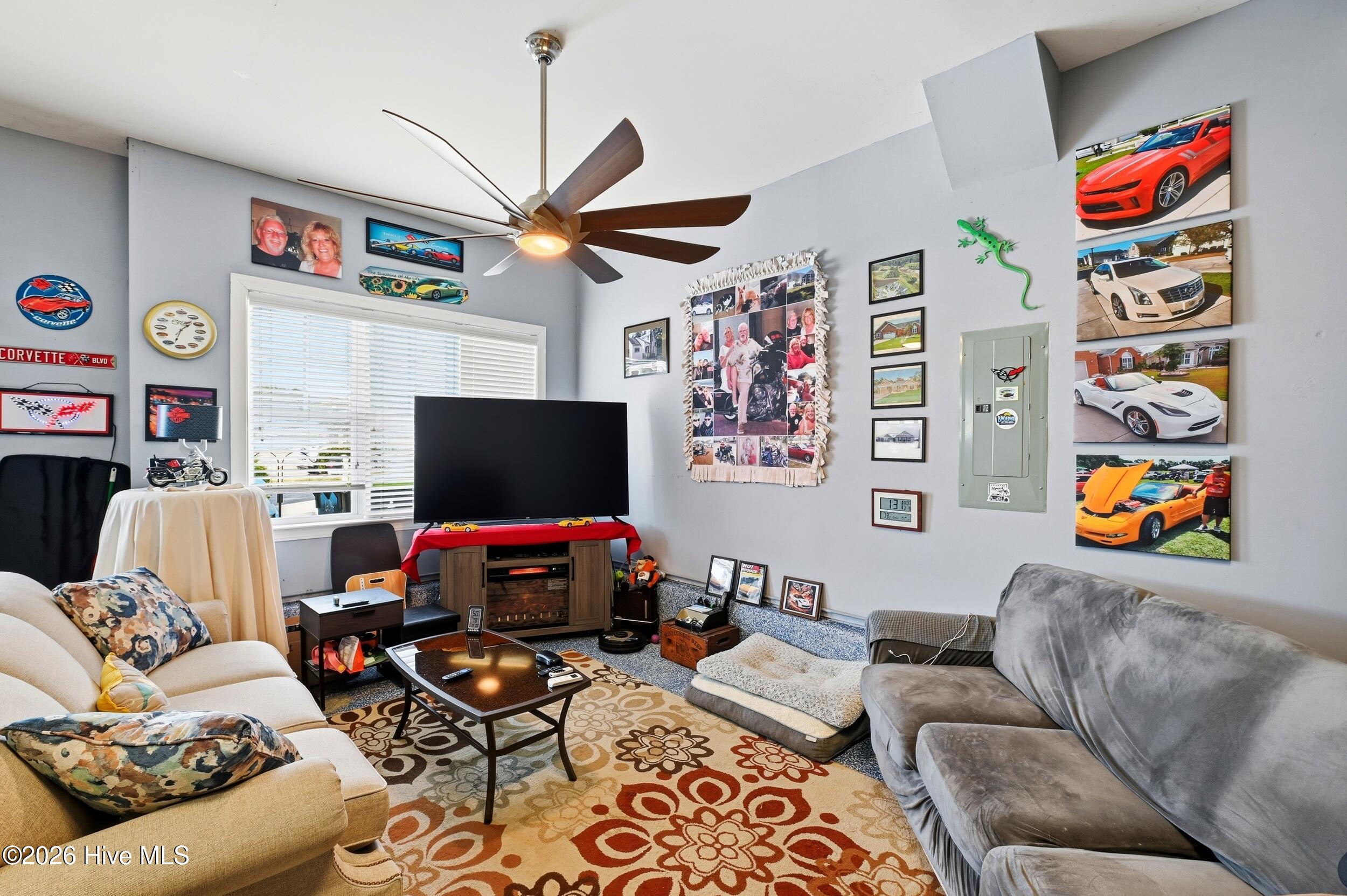 100553802 | Photo 33