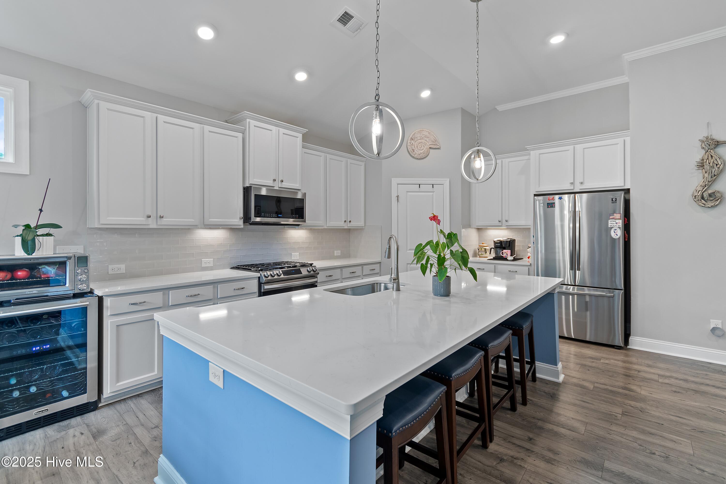 100527961 | Photo 12