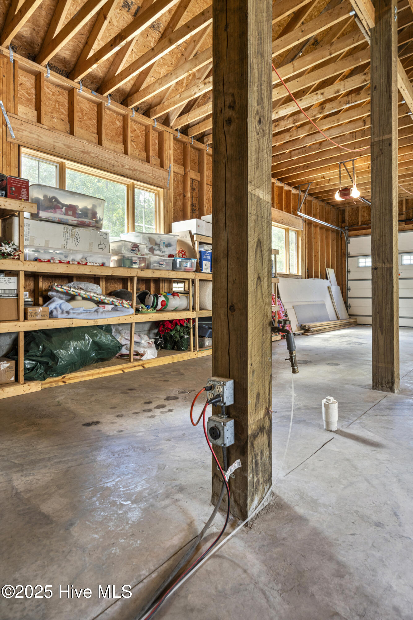 100569480 | Photo 83