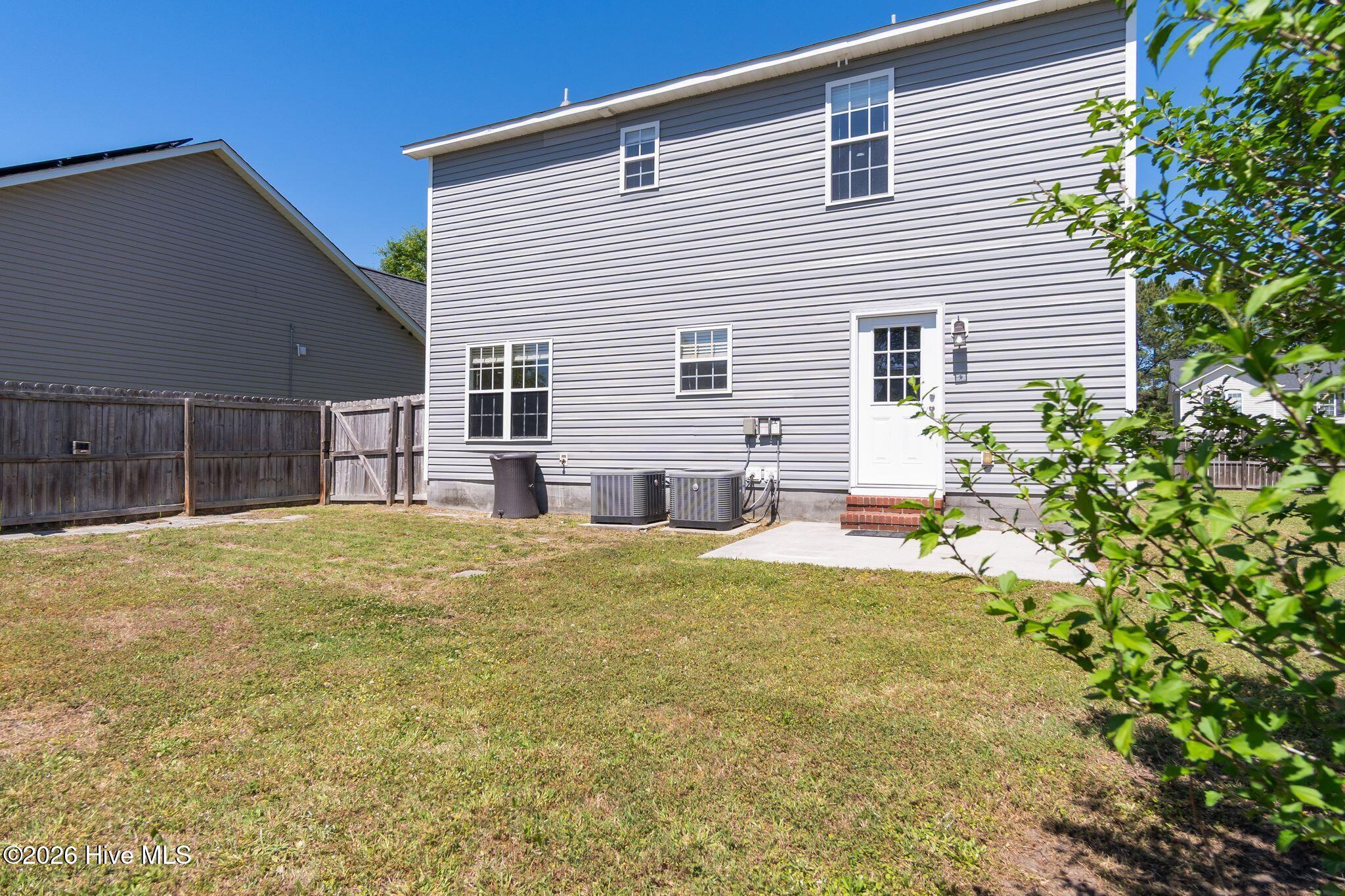 100569961 | Photo 38