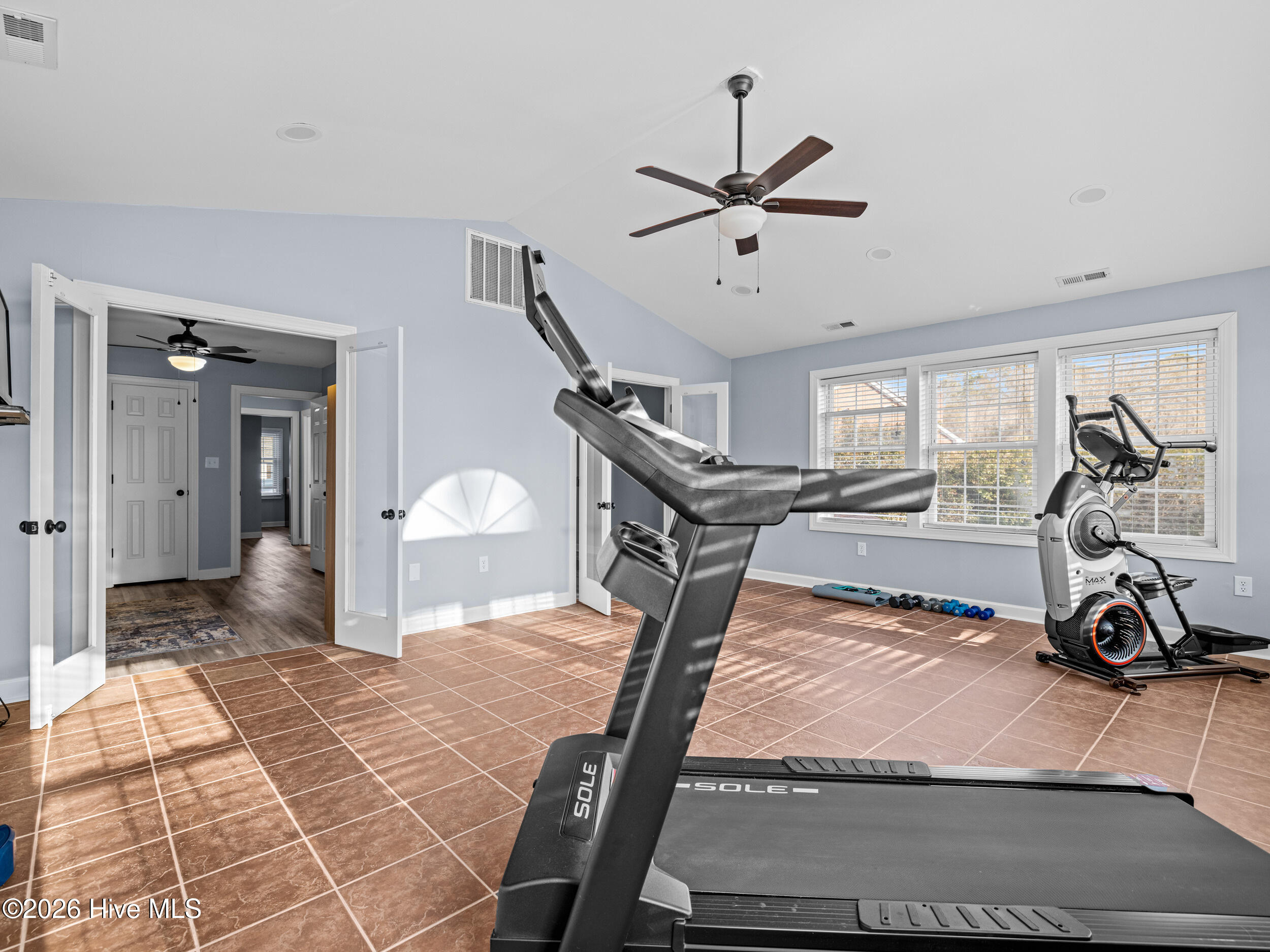 100555942 | Photo 45