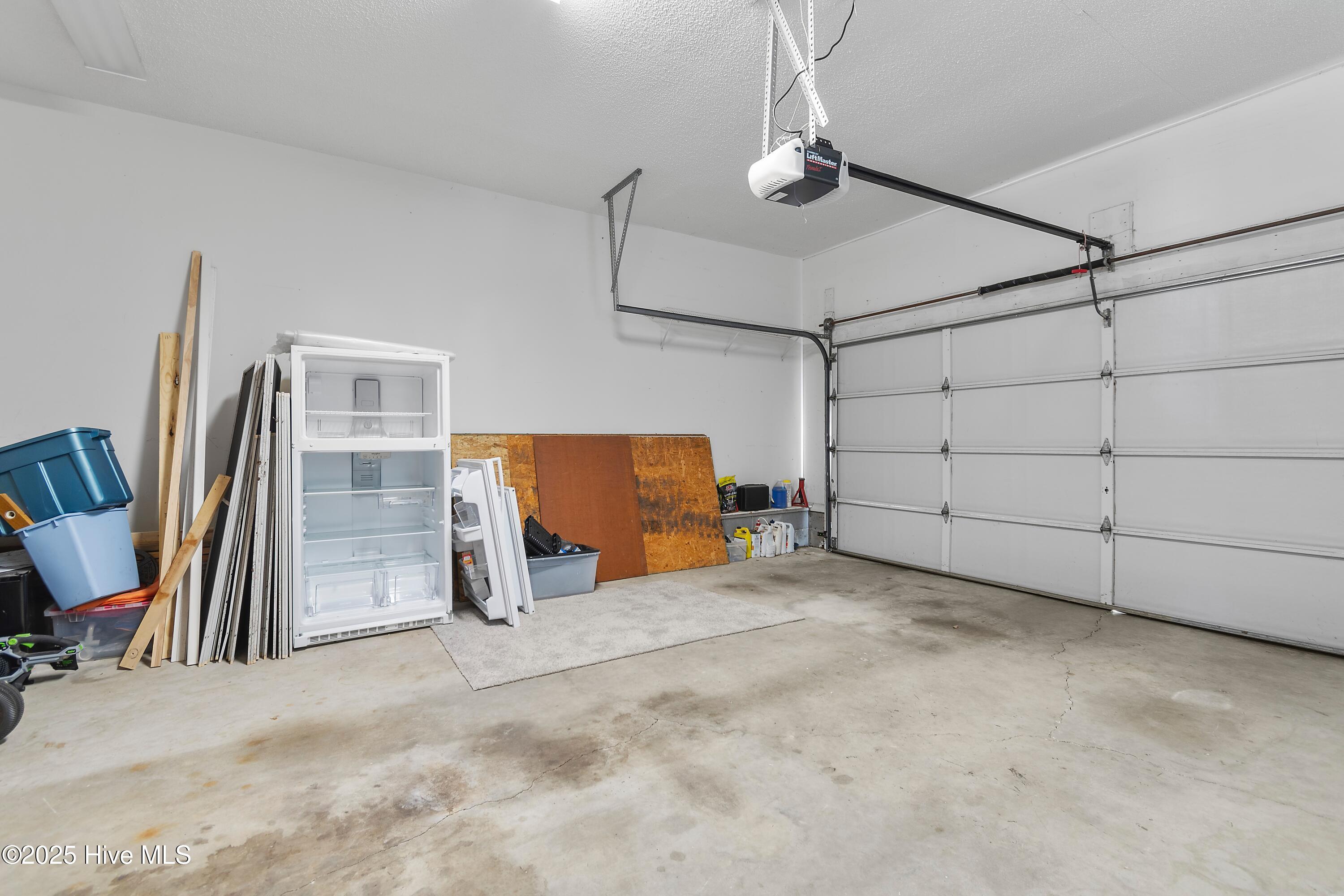 100539605 | Photo 30