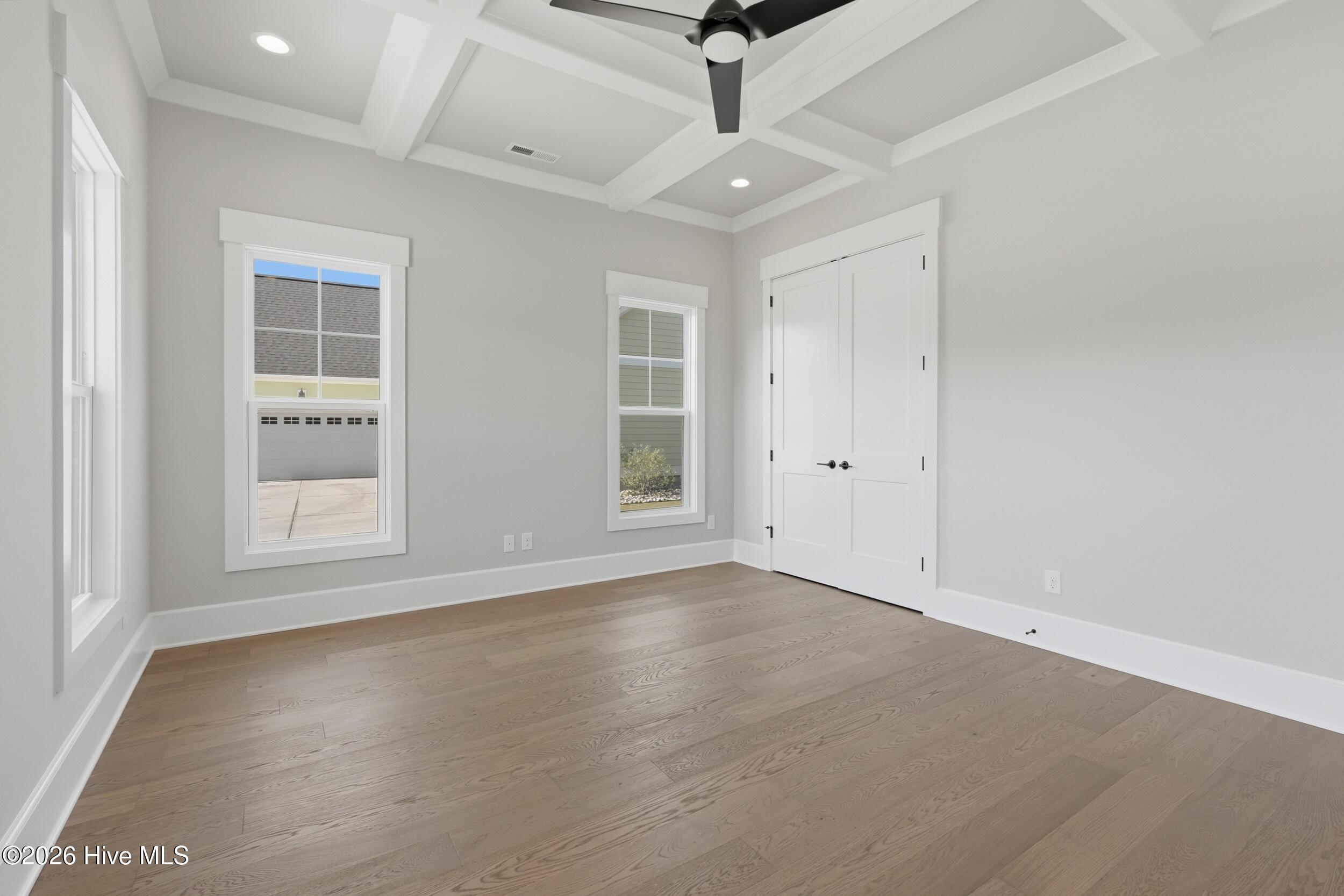 100567785 | Photo 14