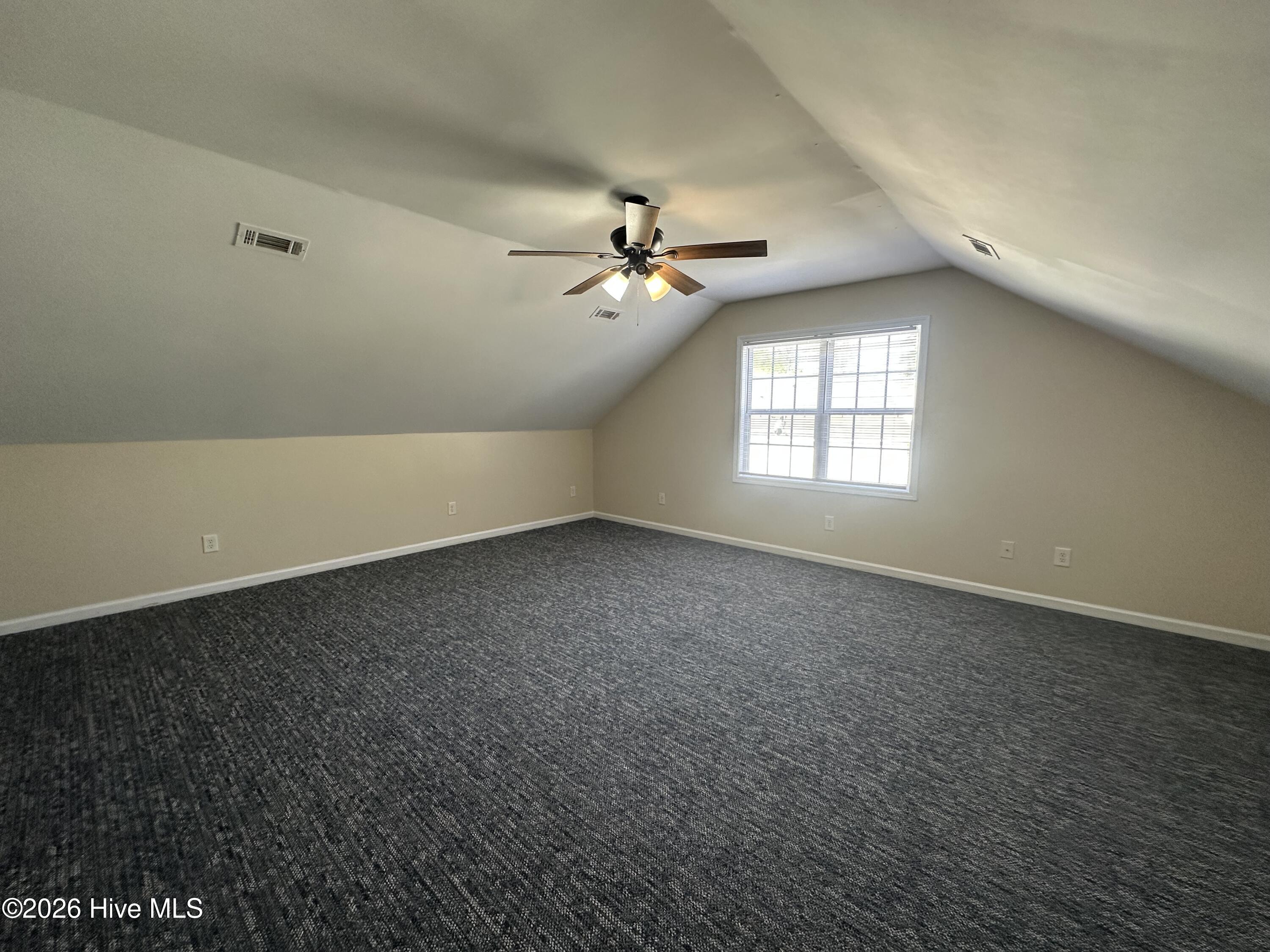 100564152 | Photo 42