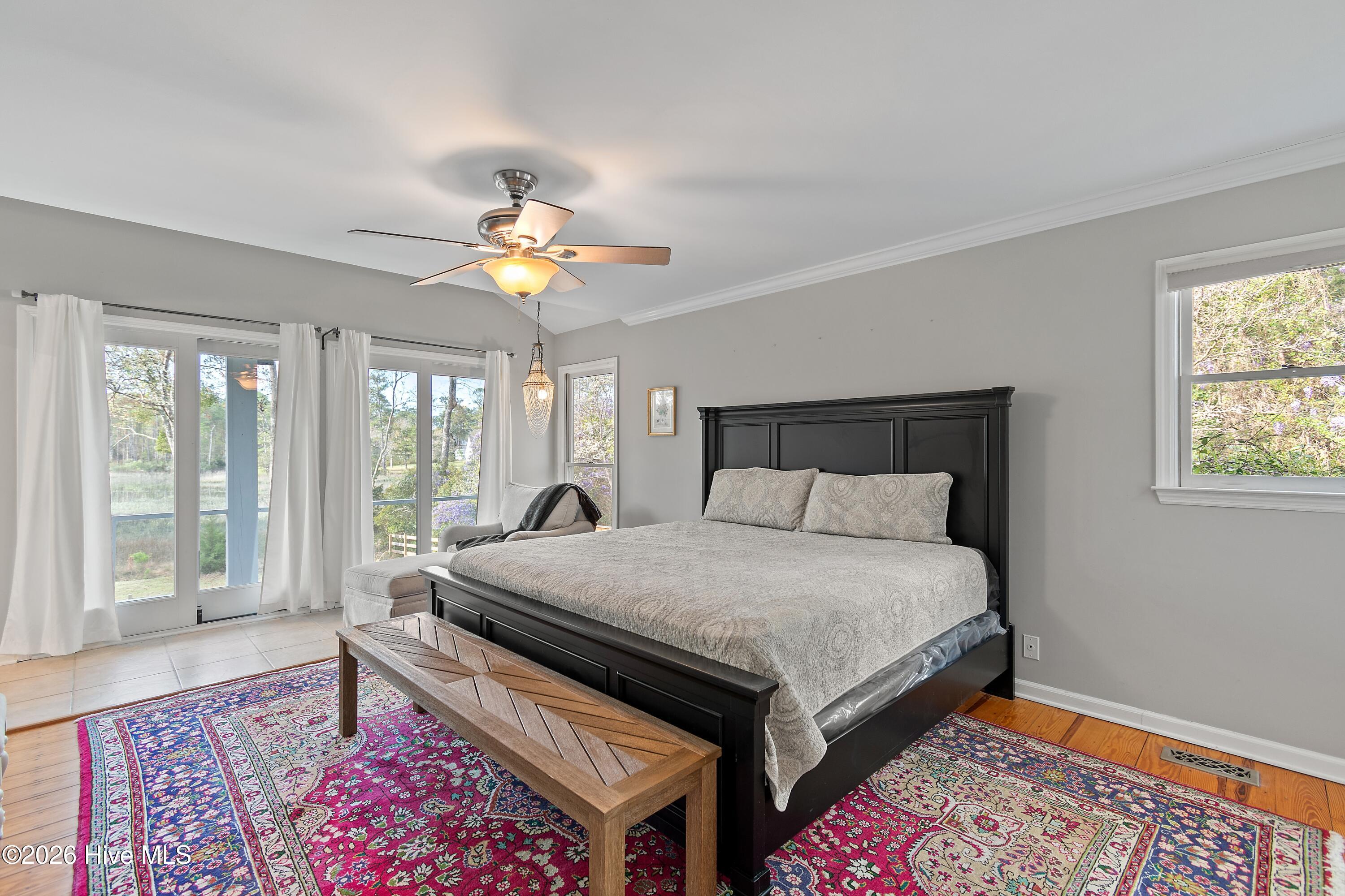 100564312 | Photo 22