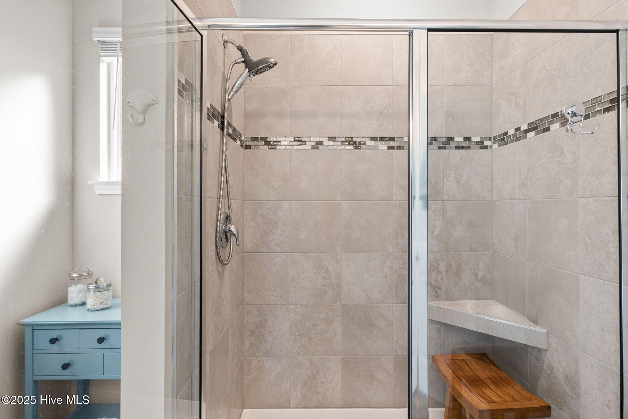 100535232 | Photo 25