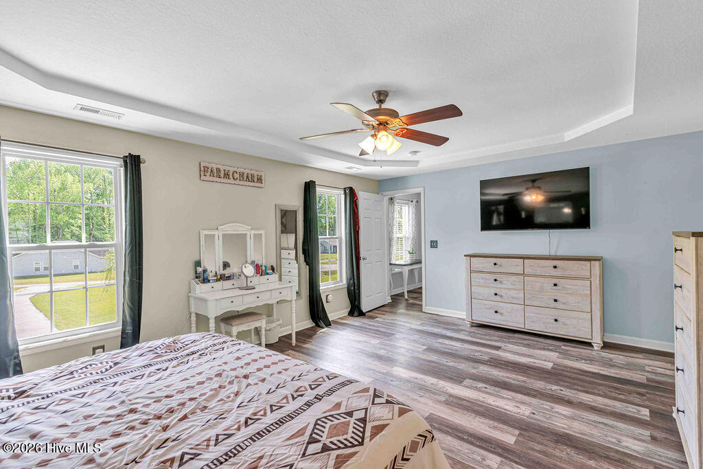 100567733 | Photo 22