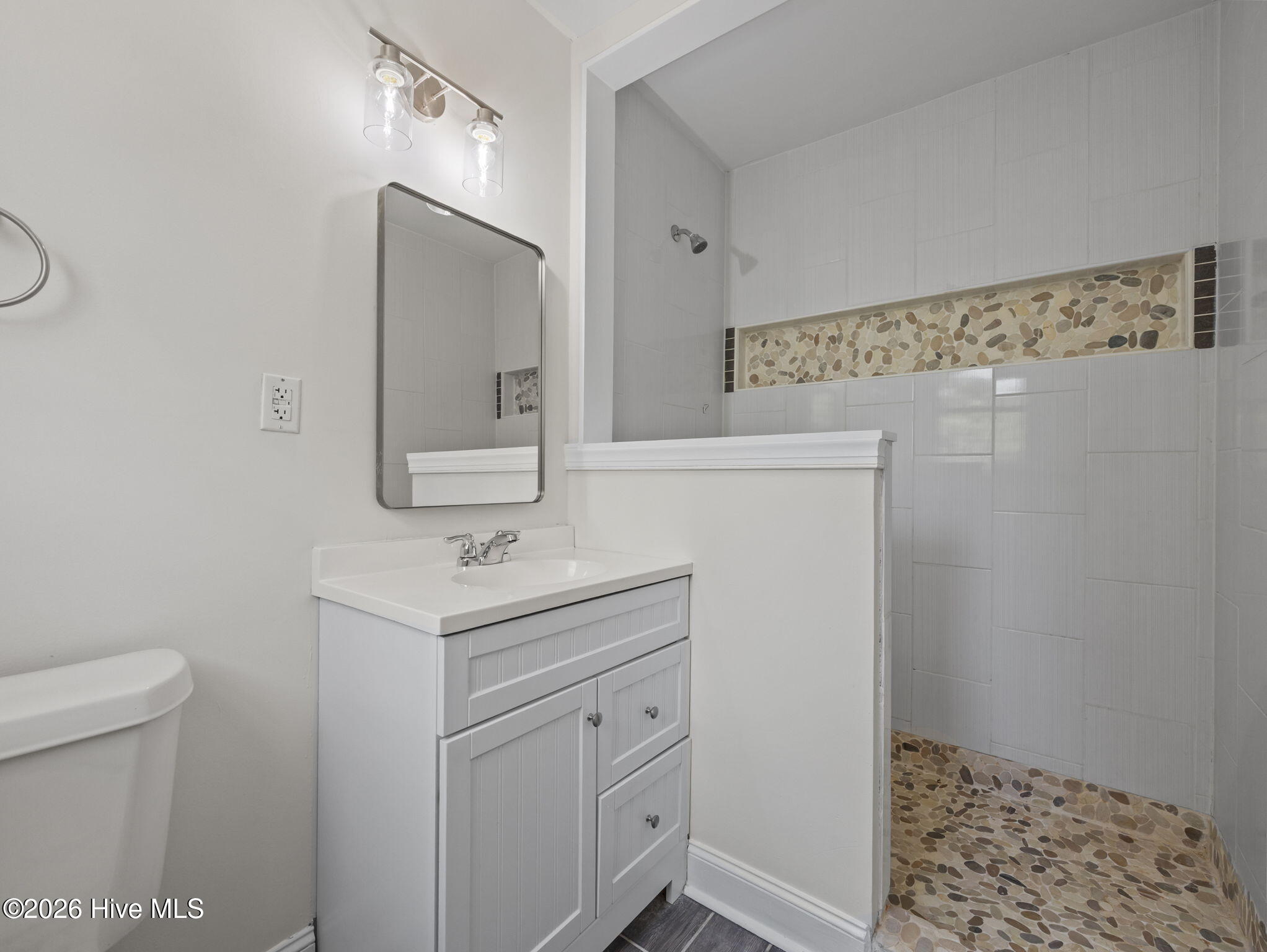 100568668 | Photo 31