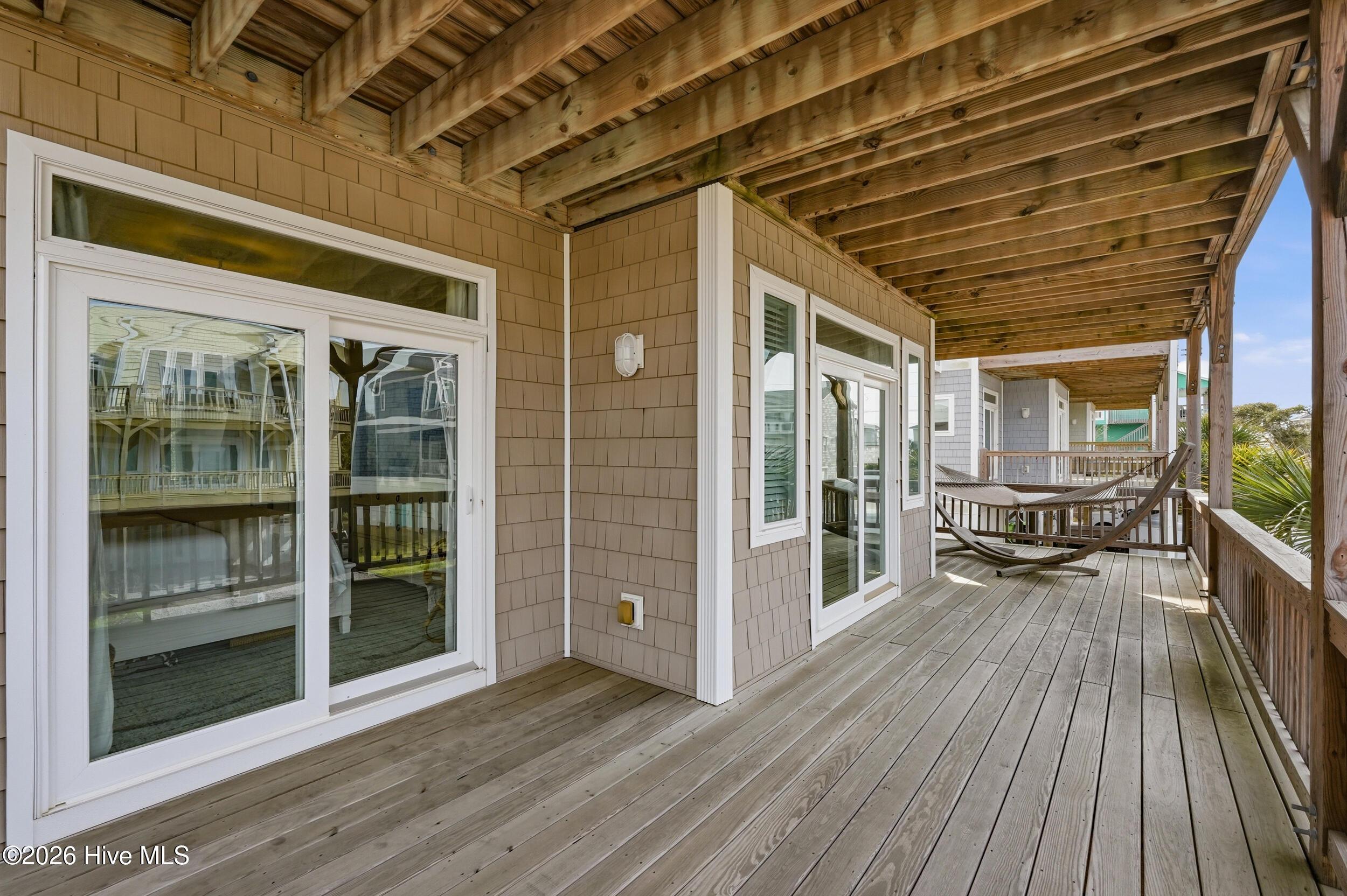 100562493 | Photo 41