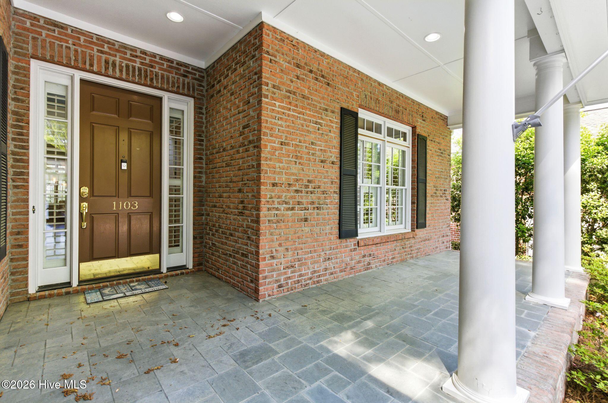 100567139 | Photo 45