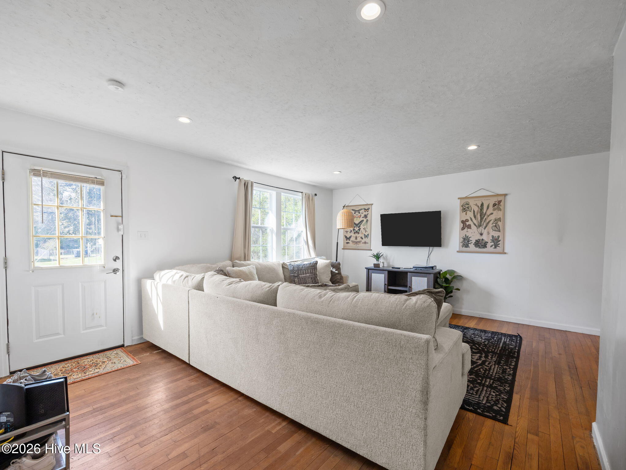 100565303 | Photo 19