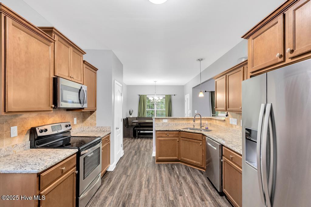 100532060 | Photo 14