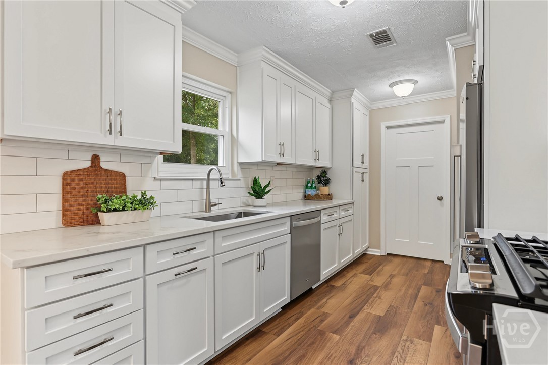 210 Treasure Loop