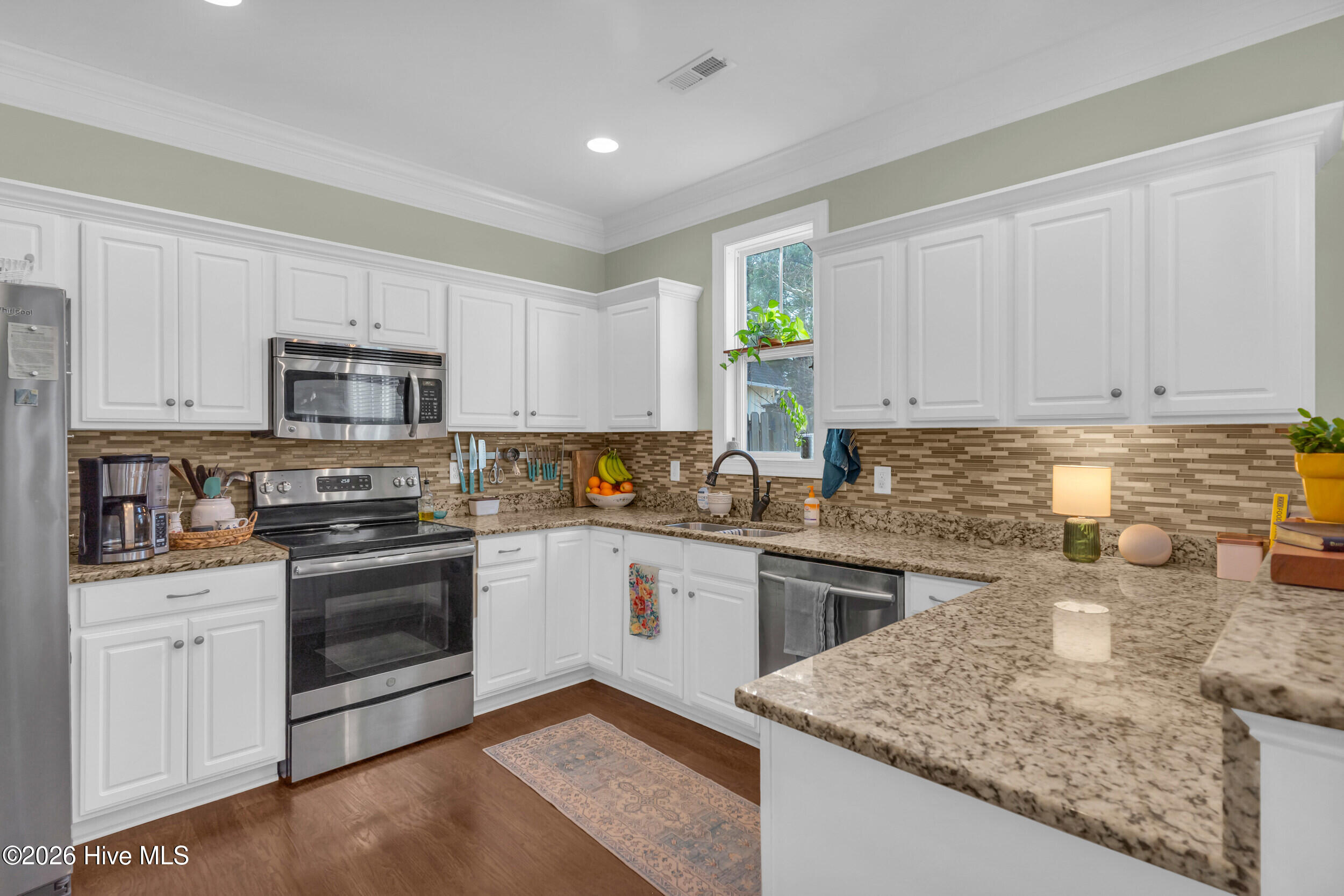 100551550 | Photo 10