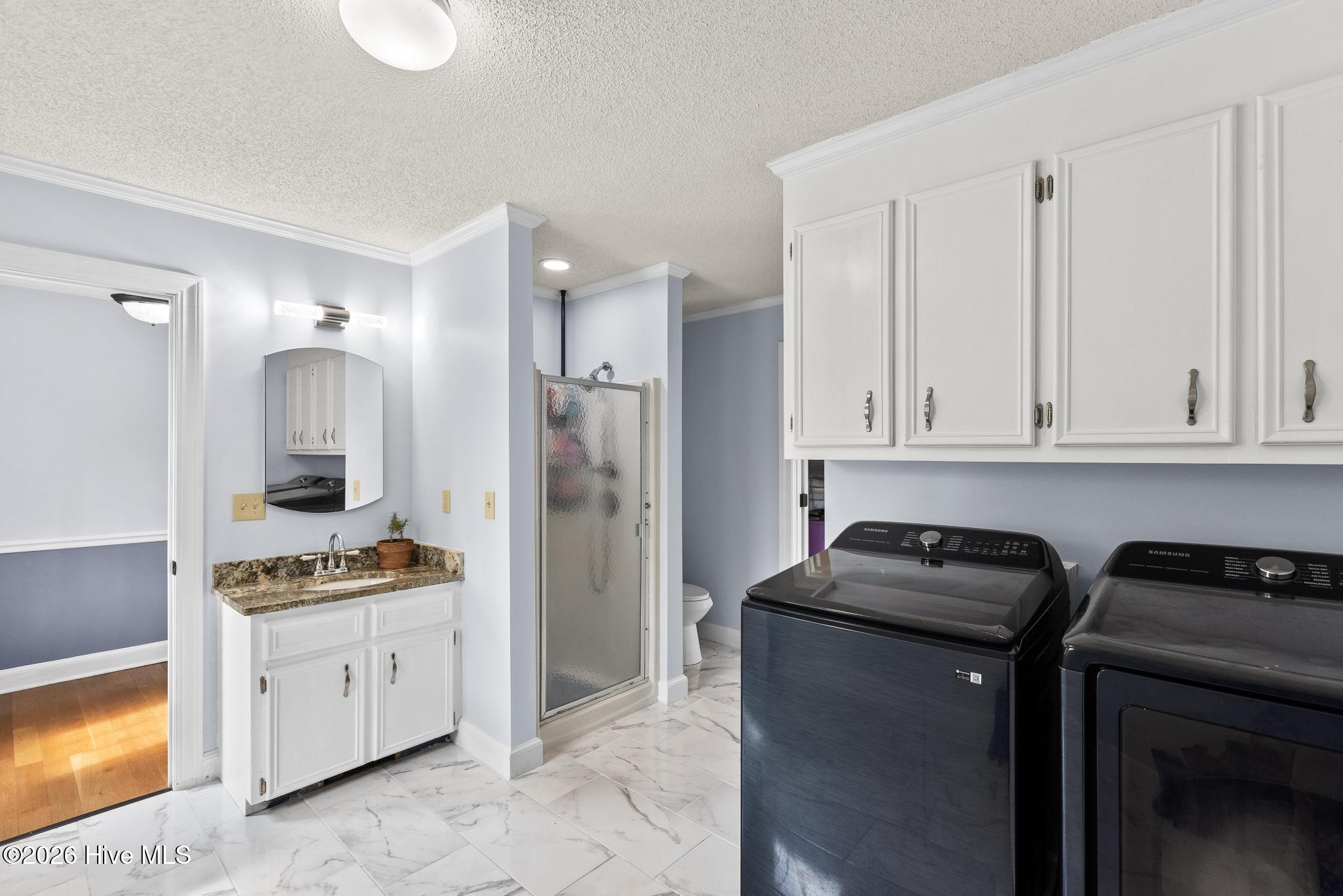 100563926 | Photo 34