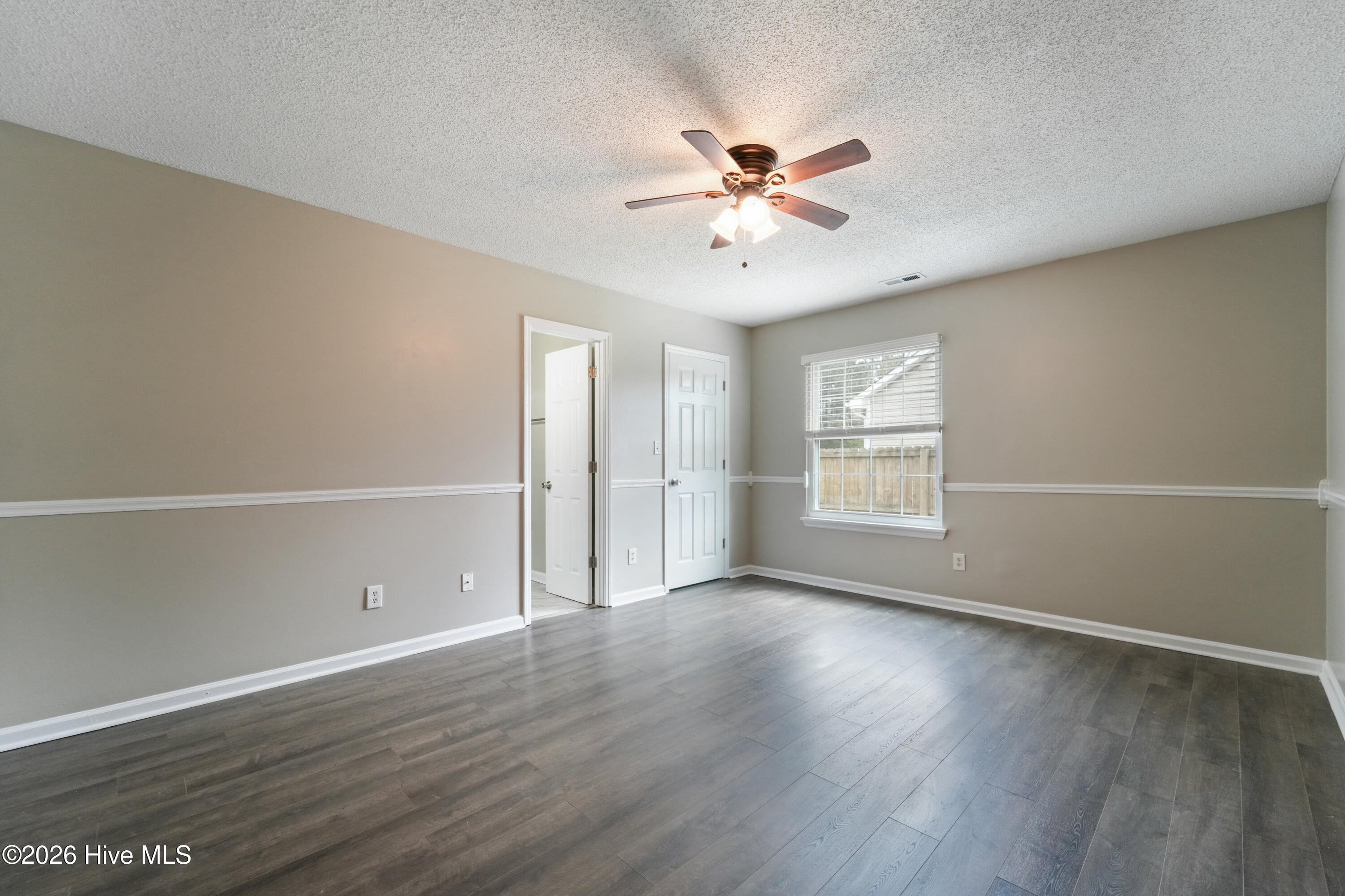 100561681 | Photo 18