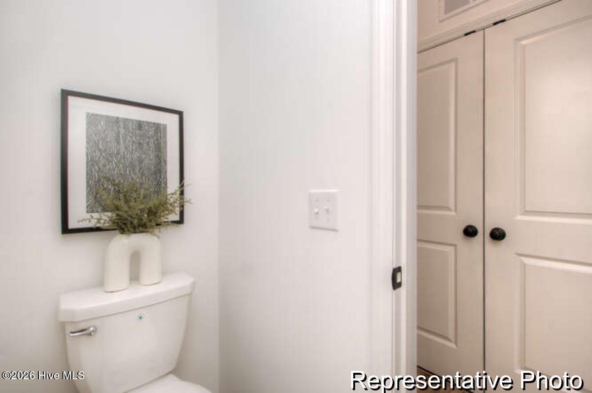 100558082 | Photo 16