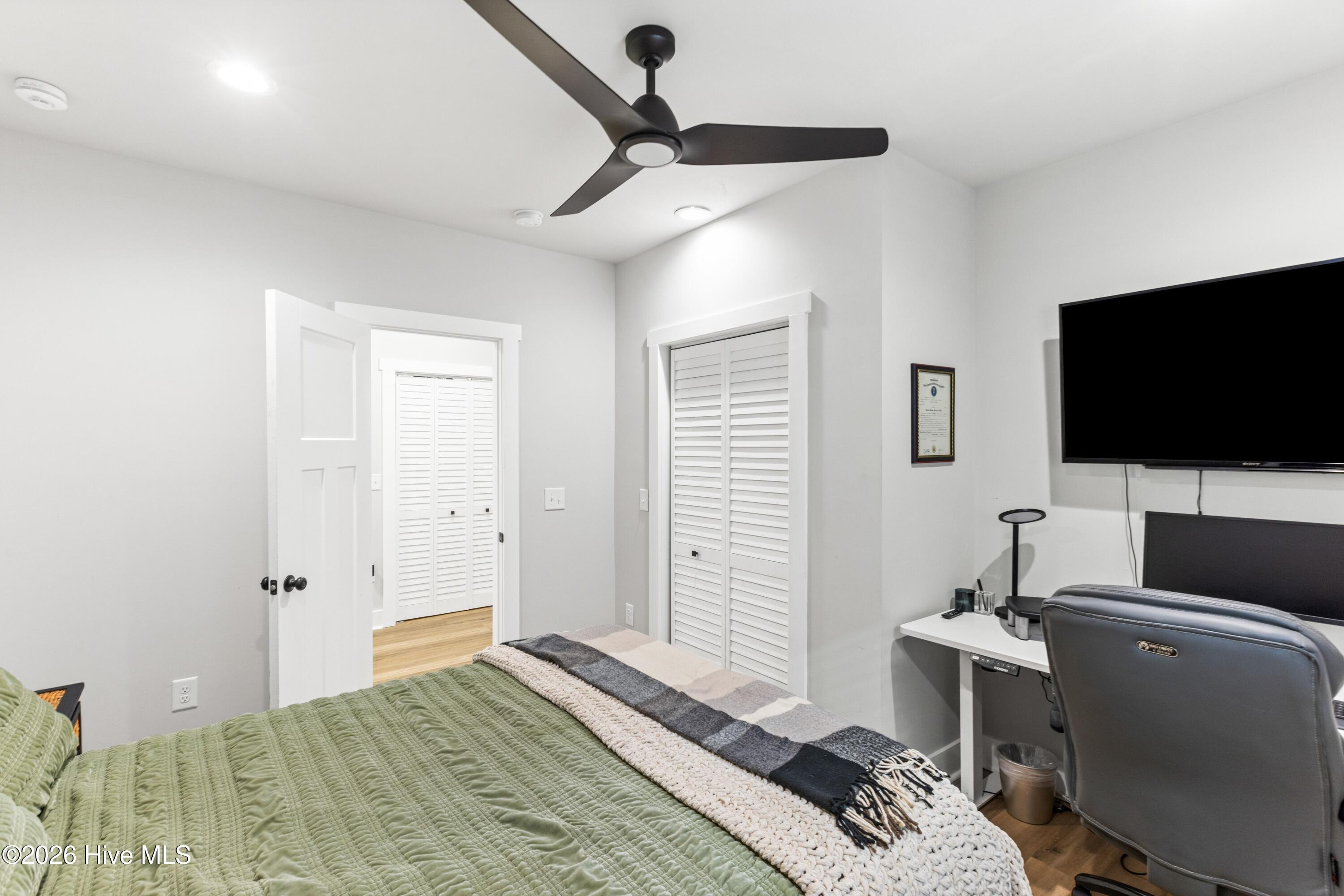 100559701 | Photo 22